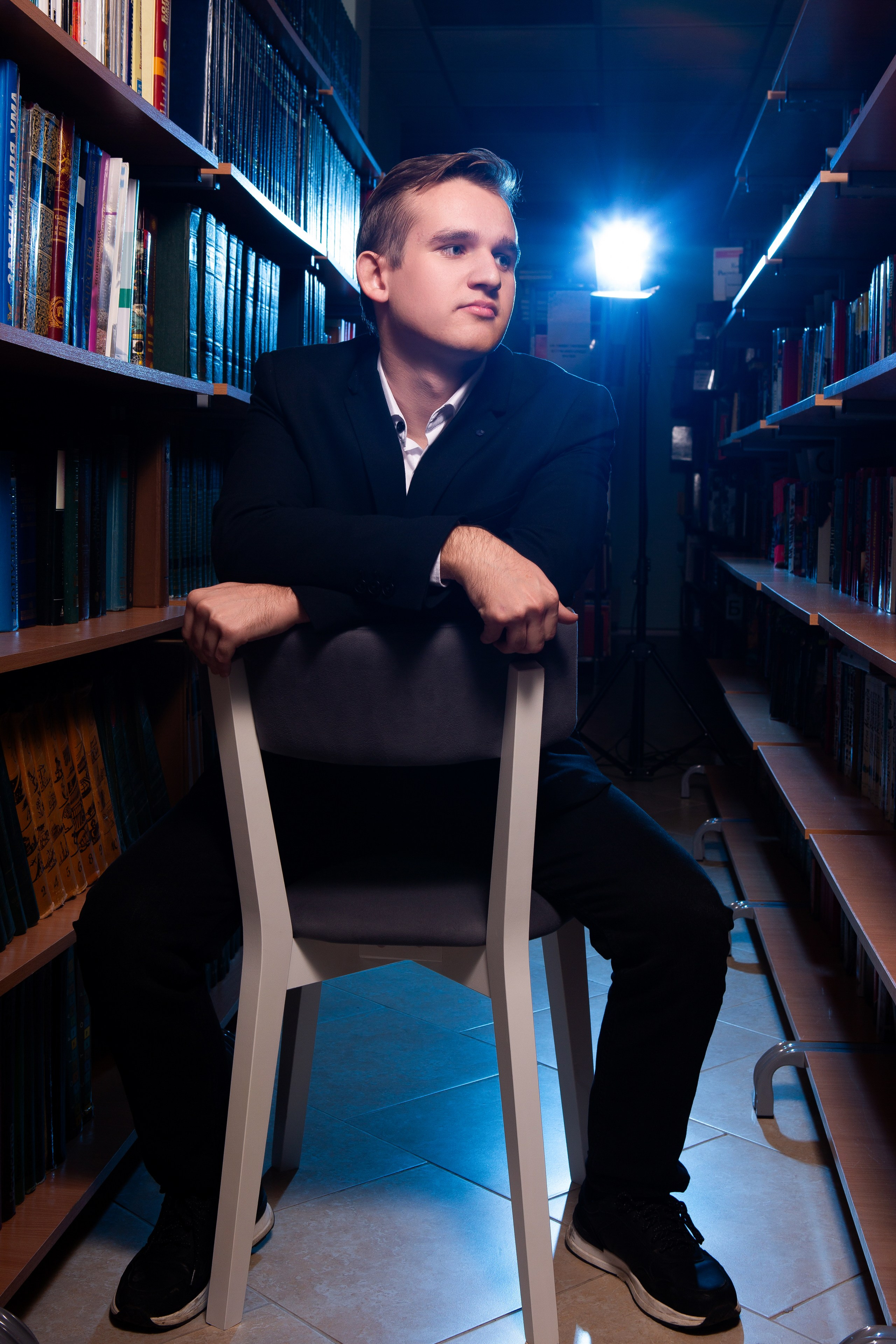 СЪЕМКА ПОРТРЕТОВ В БИБЛИОТЕКЕ ДЛЯ 11 КЛАССОВ-2. ТВОЙ АЛЬБОМ / ТВОИ ПРАВИЛА