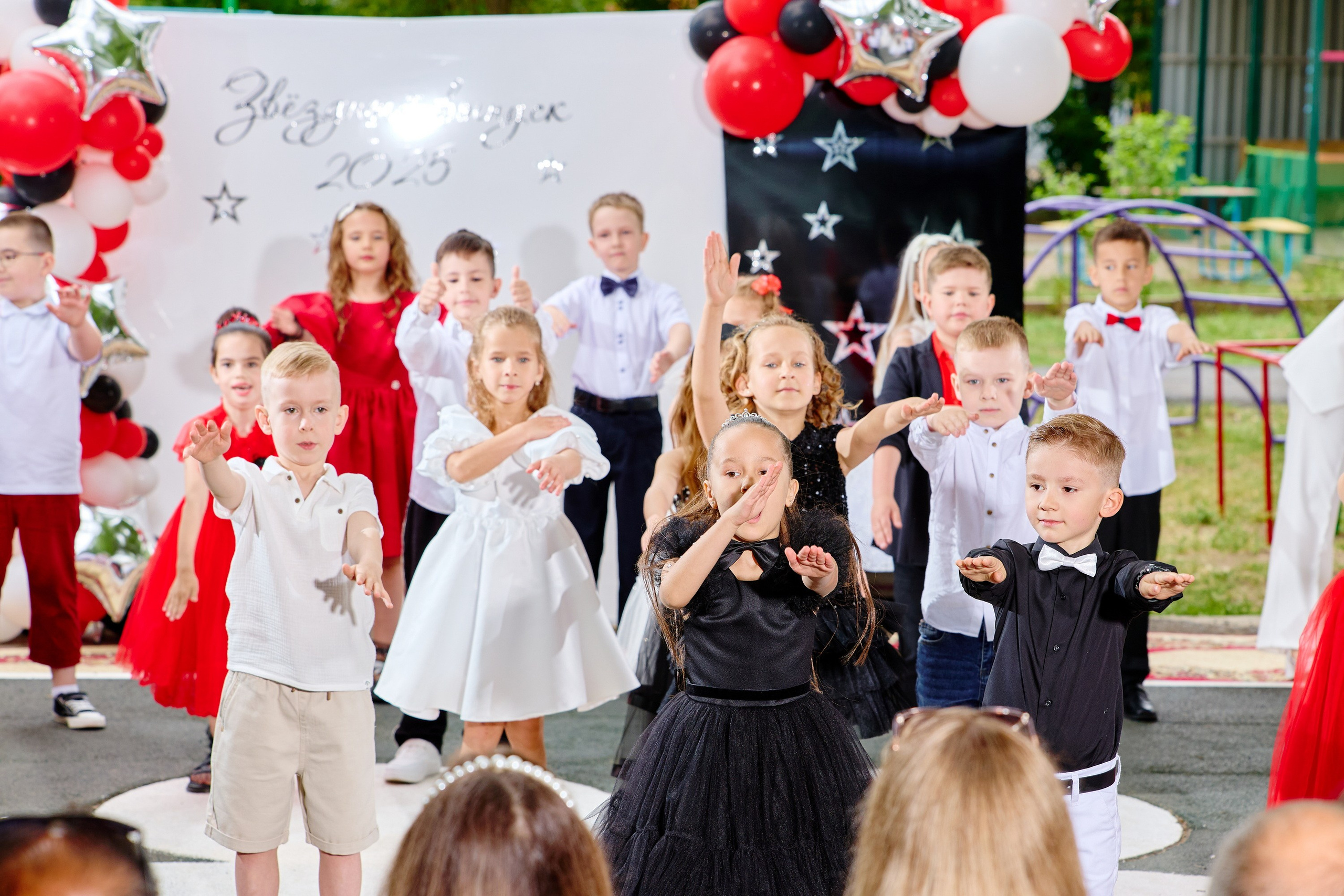 Выпускной 45 сад. Фотограф Выпускные альбомы Таганрог Сергей Коробченко