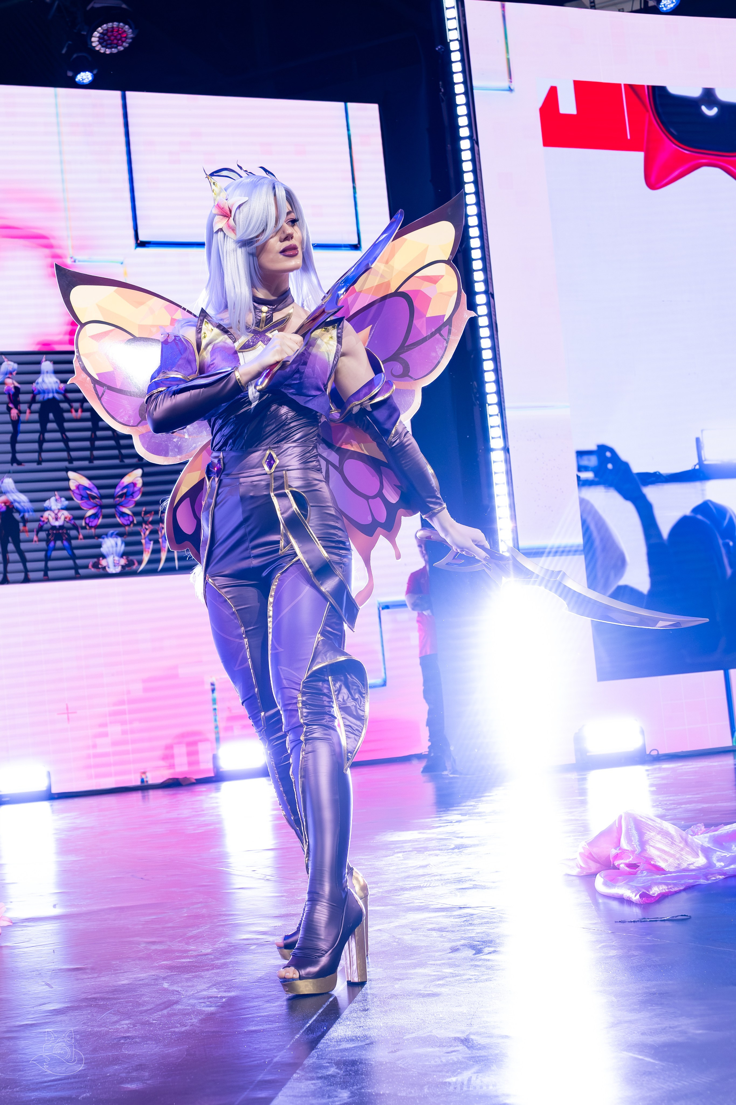 Сцена РЭД ЭКСПО 2024. Косплей фотограф