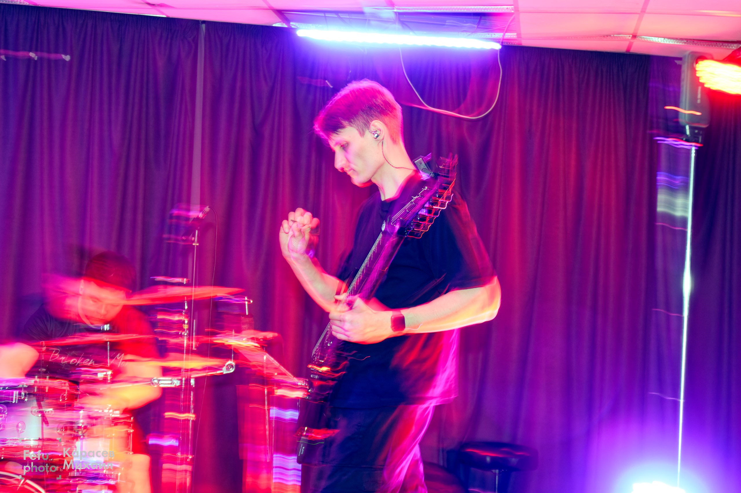 Концерт групп «Chrono's Idol» и «Продукты по акции». Репортажный, event-фотограф во Владивостоке