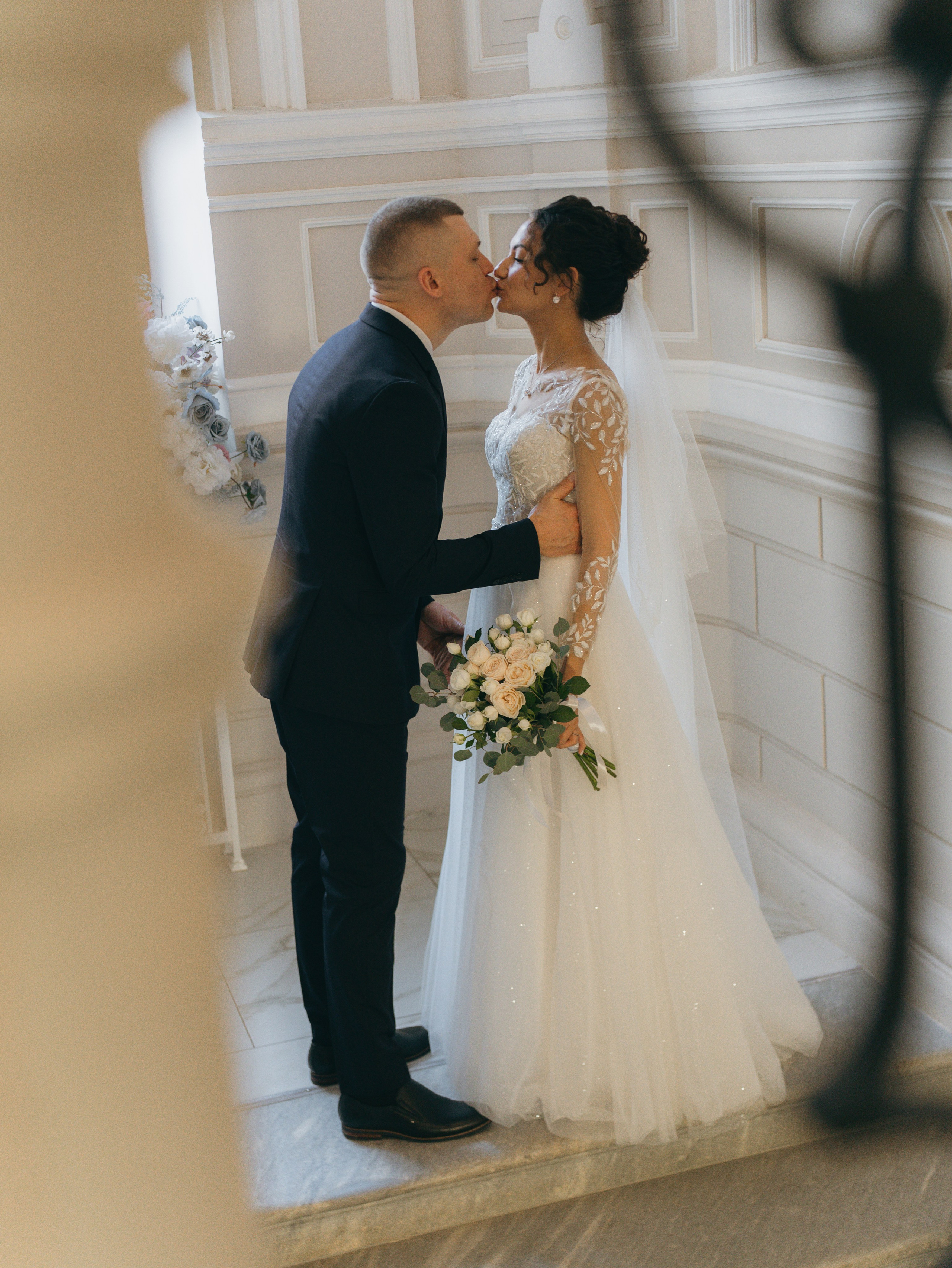 Свадебная фотосессия в загсе. Фотограф из Екатеринбурга Алена Мусалимова