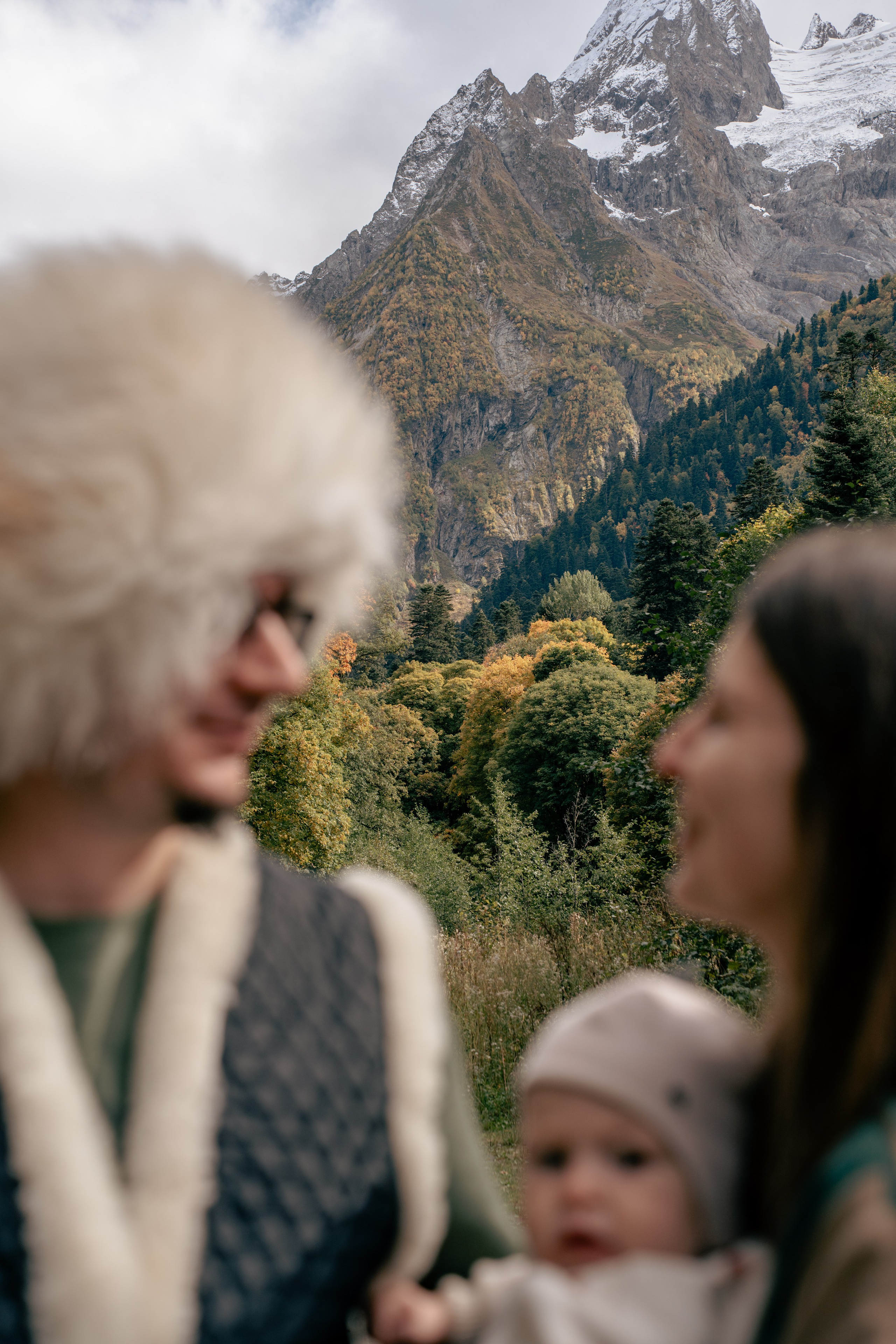 Семейная фотосессия в Домбае. Фотограф КМВ|ГОРЫ Пятигорск Железноводск Ессентуки Кисловодск Домбай Архыз Эльбрус