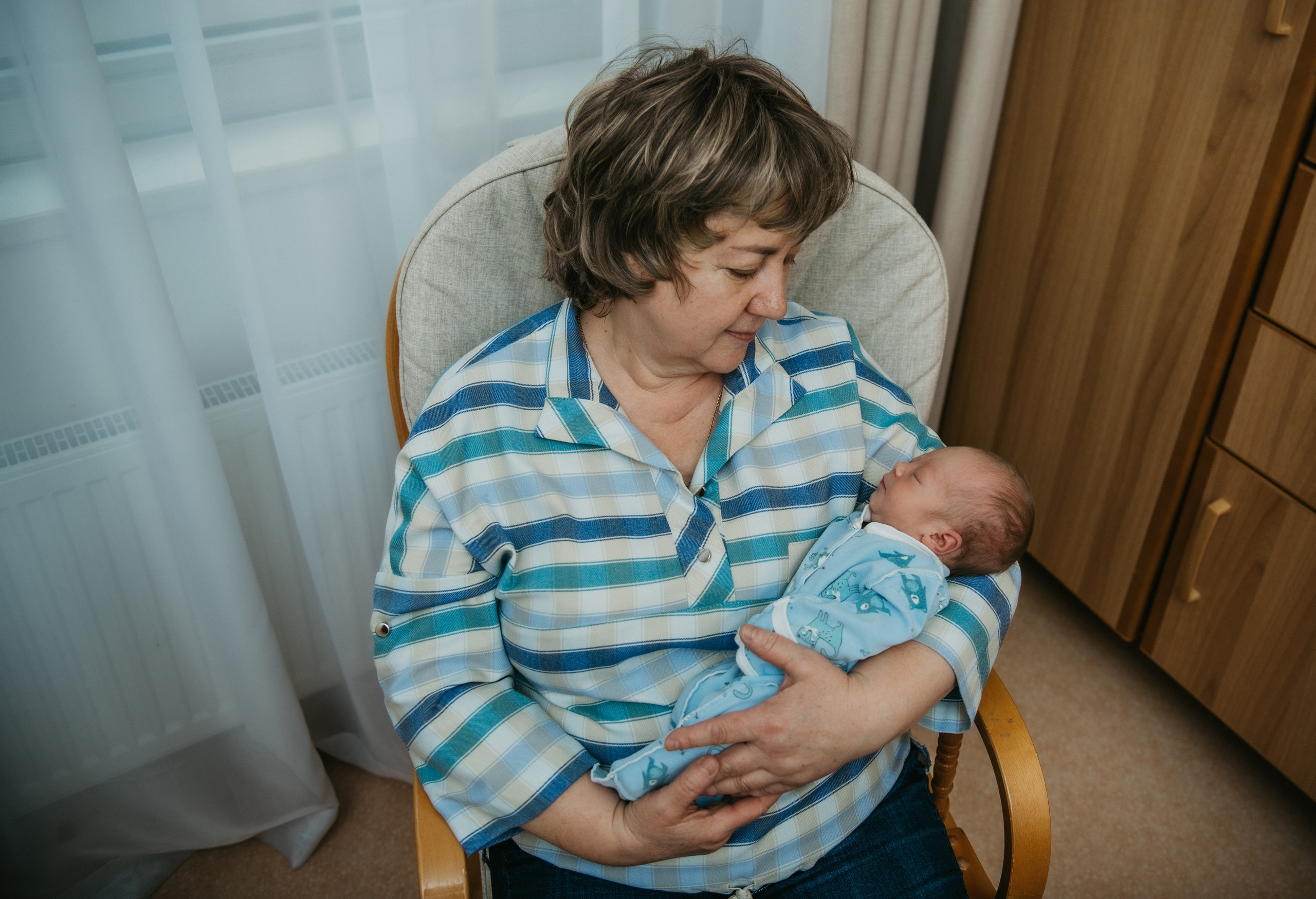 Выписка малышки. Мать и дитя на Севастопольском. Фотограф на выписку из роддома в Москве и МО