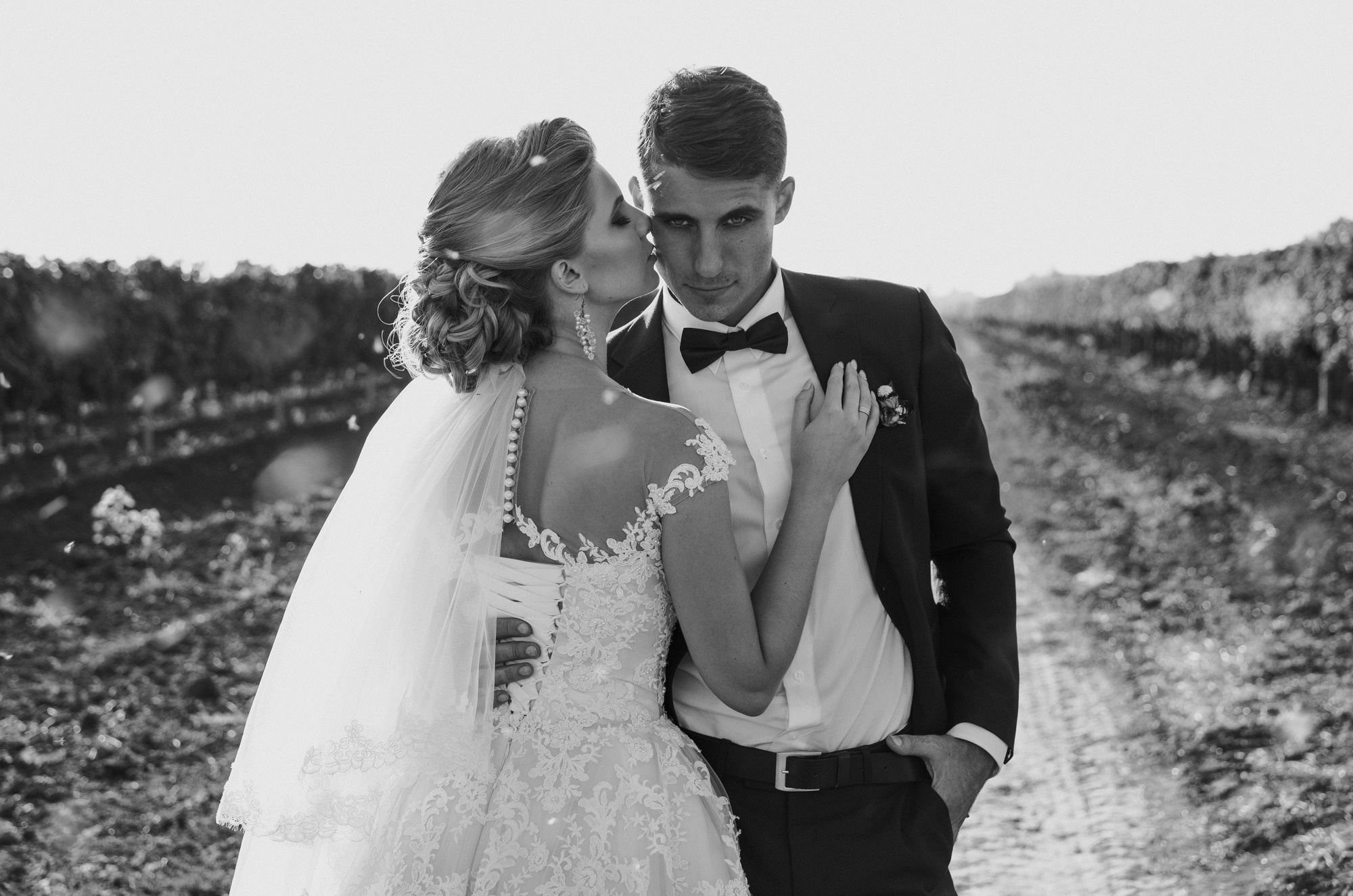 Renatphoto-Свадьба в Темрюке, загс и прогулка у моря. Фотосъёмка свадебного  банк. Профессиональная фотосъёмка интерьеров, предметная фотосессия еды для меню г. Анапа