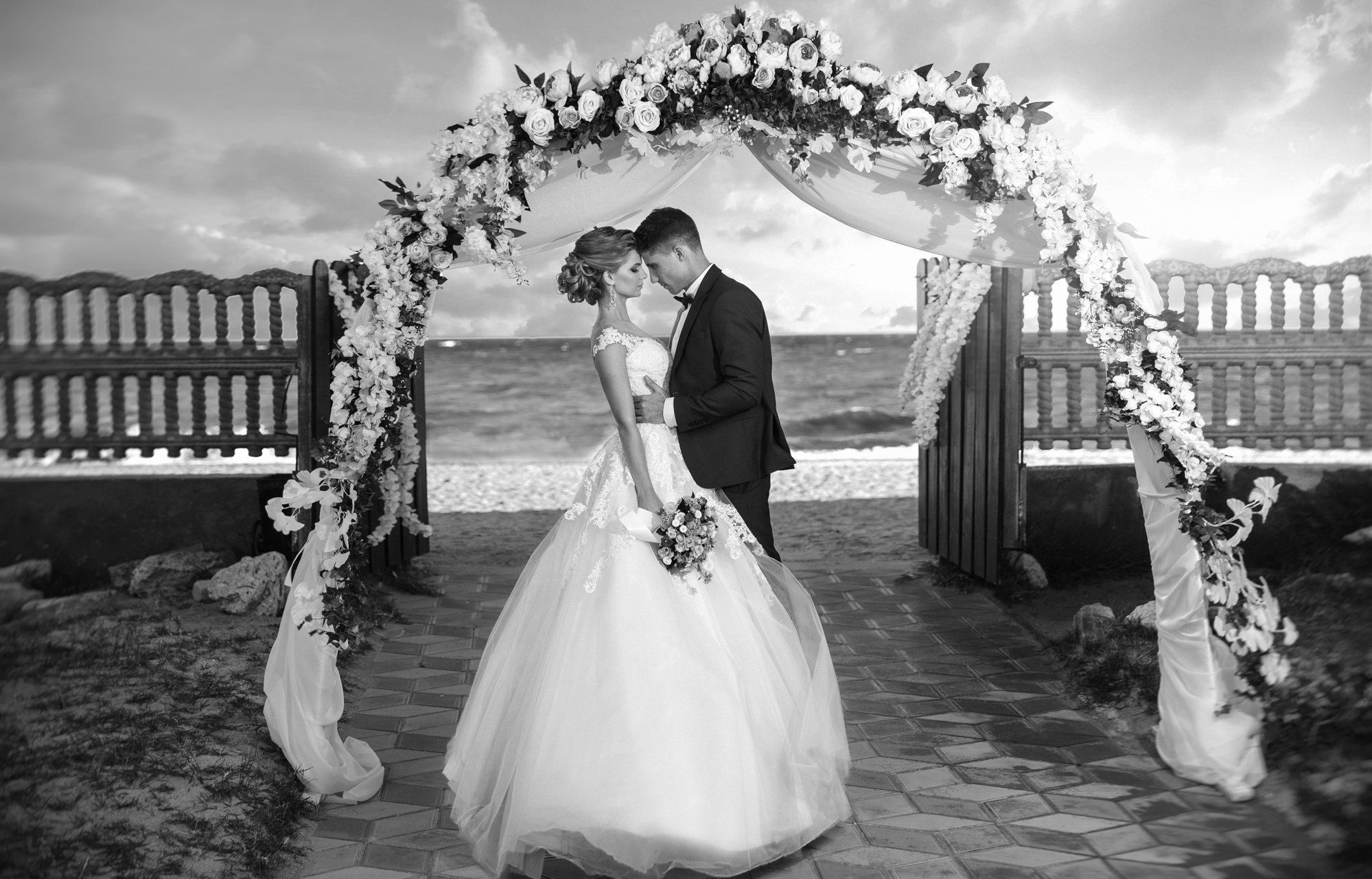 Renatphoto-Свадьба в Темрюке, загс и прогулка у моря. Фотосъёмка свадебного  банк. Профессиональная фотосъёмка интерьеров, предметная фотосессия еды для меню г. Анапа