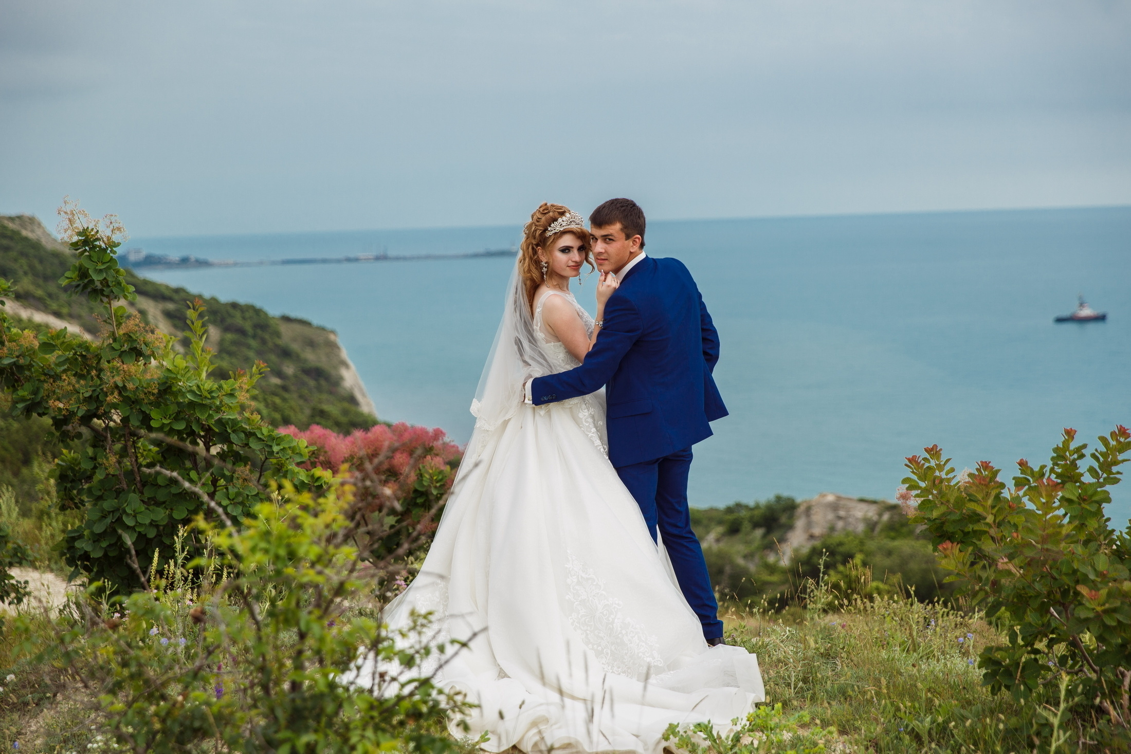 Renatphoto-Пример свадебных фотографий в базовой обработке. Профессиональная фотосъёмка интерьеров, предметная фотосессия еды для меню г. Анапа