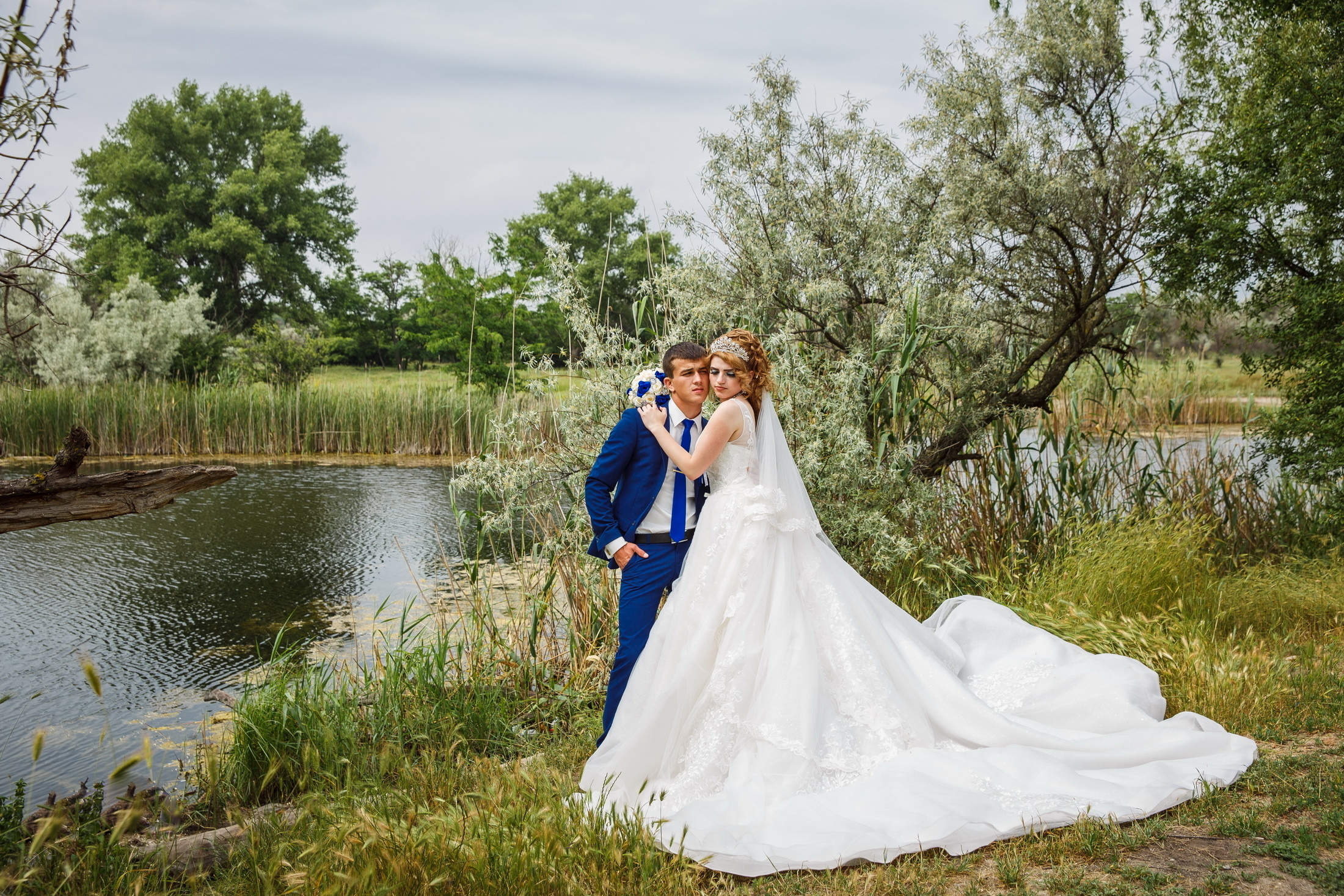 Renatphoto-Пример свадебных фотографий в базовой обработке. Профессиональная фотосъёмка интерьеров, предметная фотосессия еды для меню г. Анапа