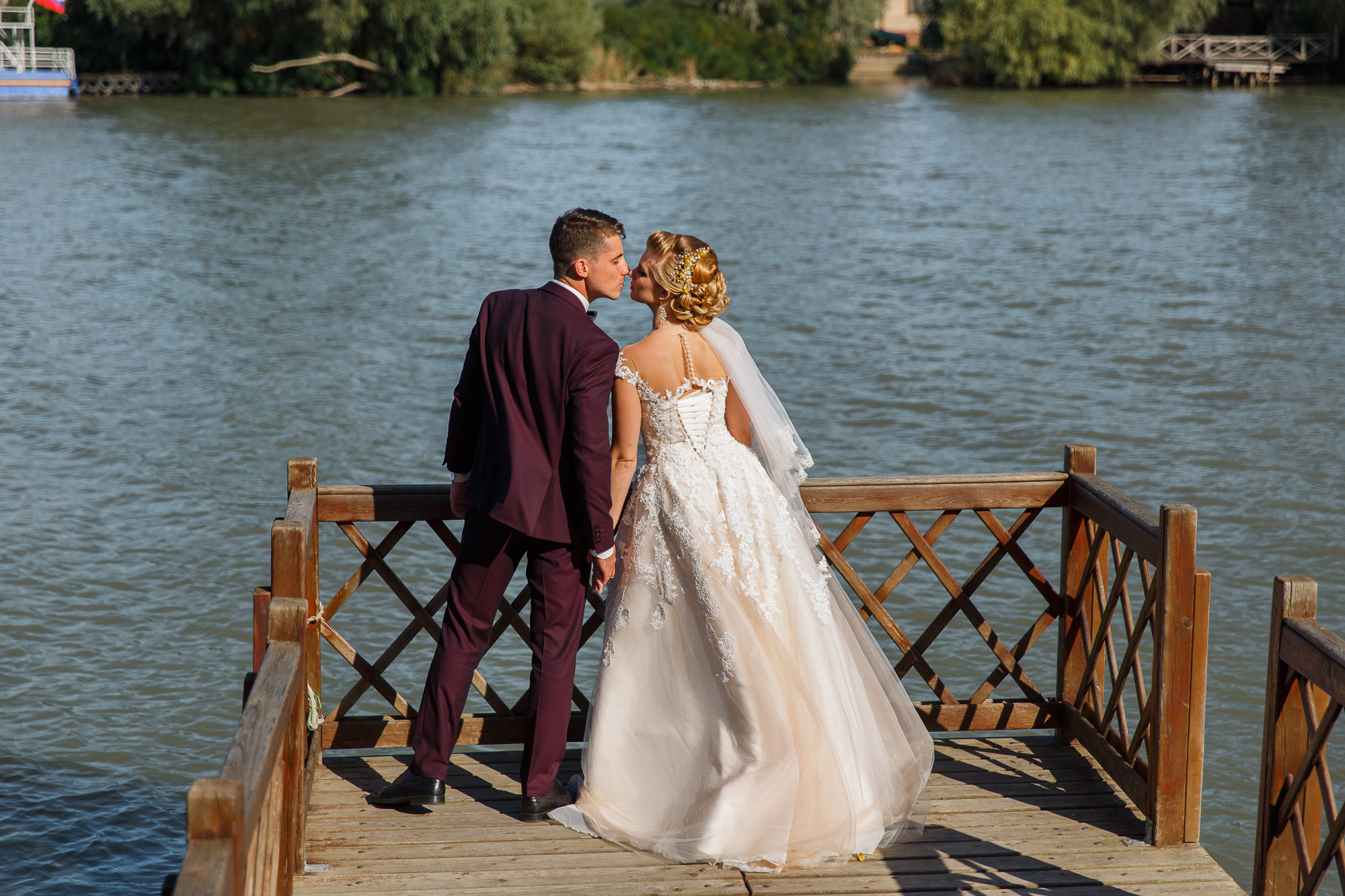 Renatphoto-Пример свадебных фотографий в базовой обработке. Профессиональная фотосъёмка интерьеров, предметная фотосессия еды для меню г. Анапа