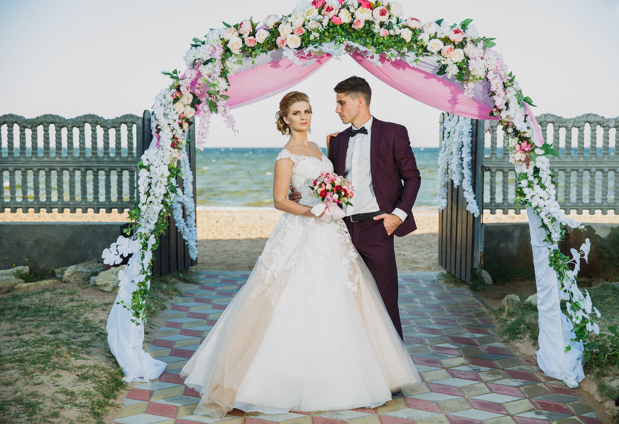 Renatphoto-Пример свадебных фотографий в базовой обработке. Профессиональная фотосъёмка интерьеров, предметная фотосессия еды для меню г. Анапа