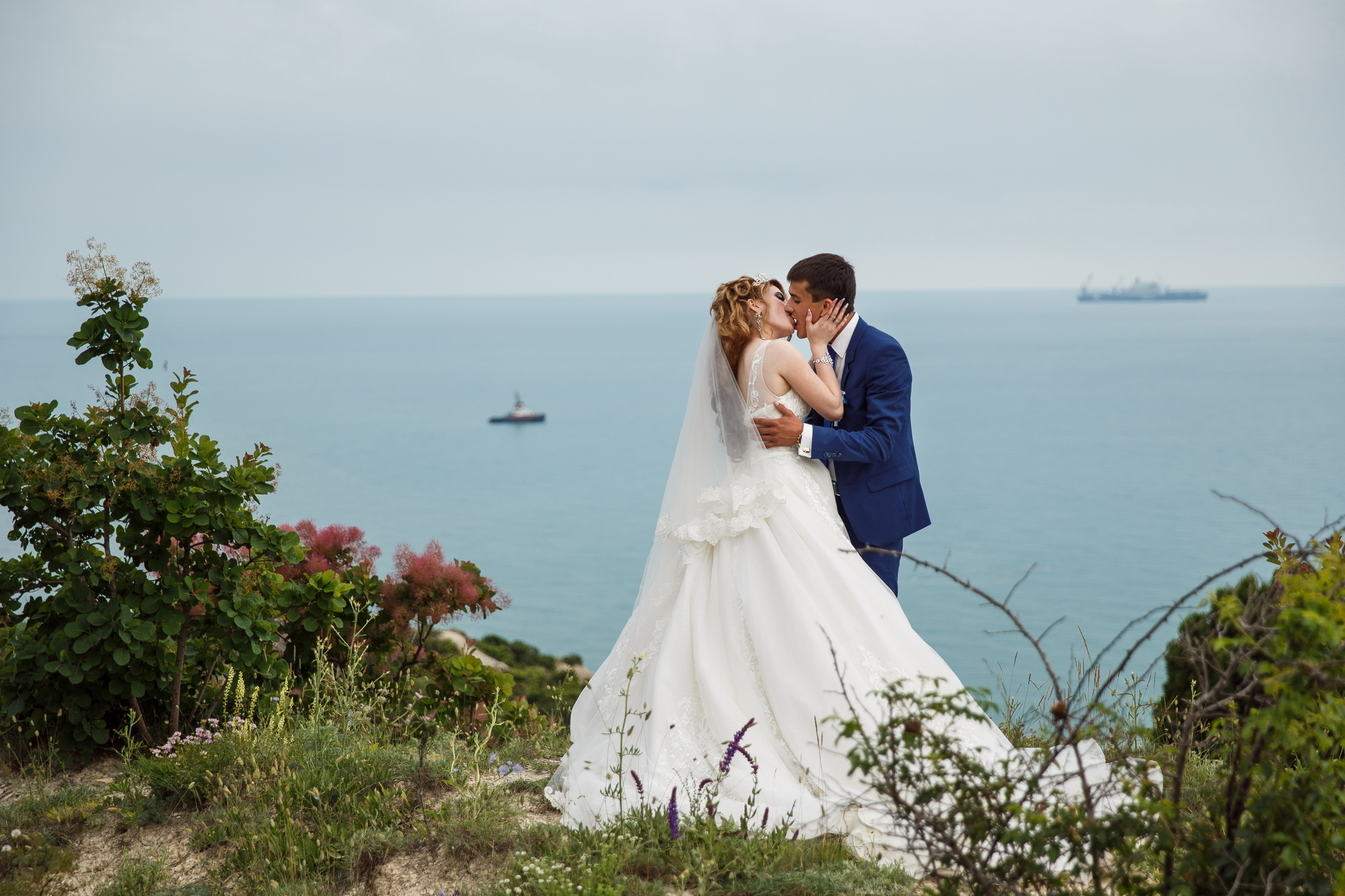 Renatphoto-Пример свадебных фотографий в базовой обработке. Профессиональная фотосъёмка интерьеров, предметная фотосессия еды для меню г. Анапа