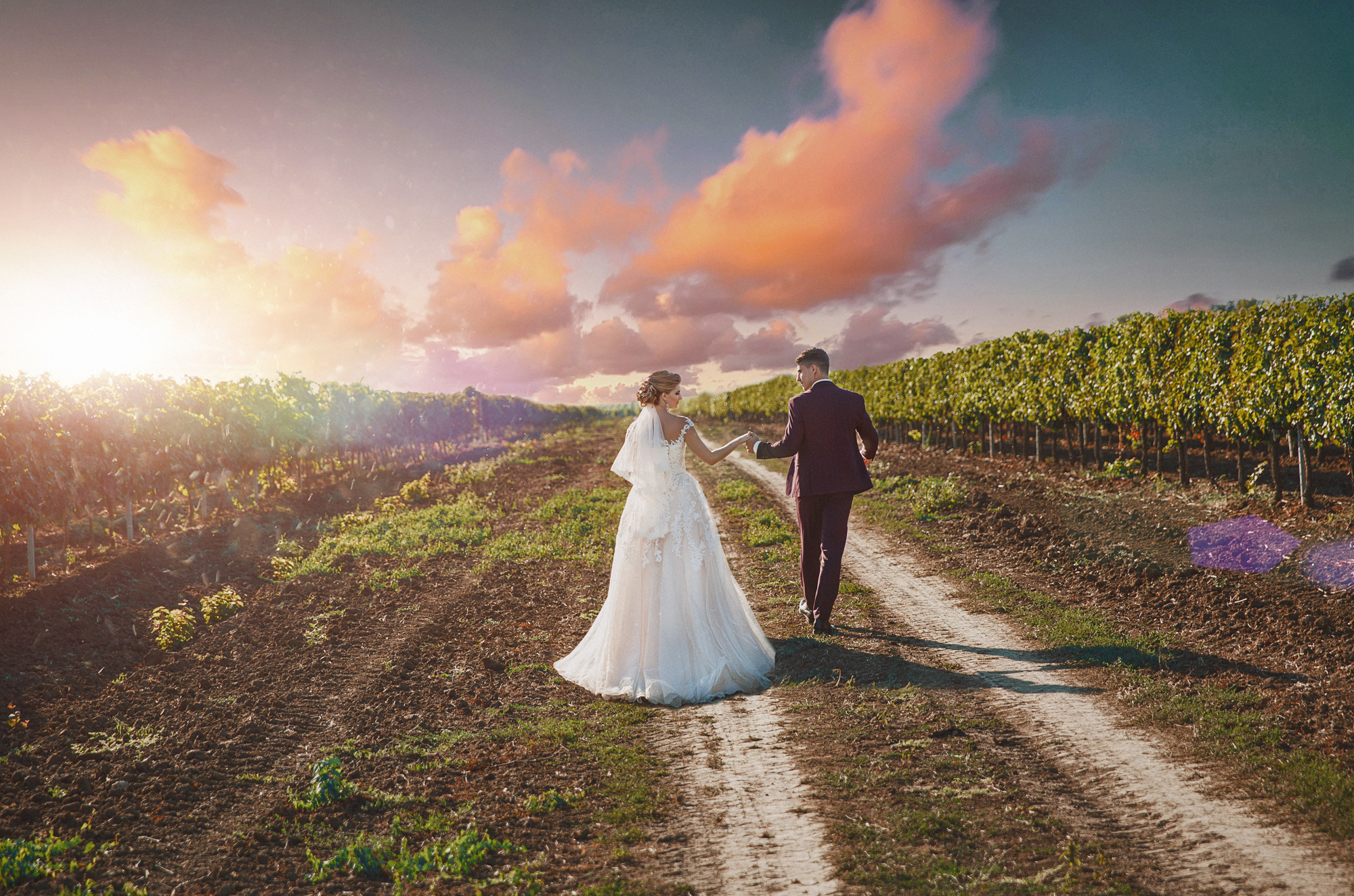 Renatphoto-Свадьба в Темрюке, загс и прогулка у моря. Фотосъёмка свадебного  банк. Профессиональная фотосъёмка интерьеров, предметная фотосессия еды для меню г. Анапа