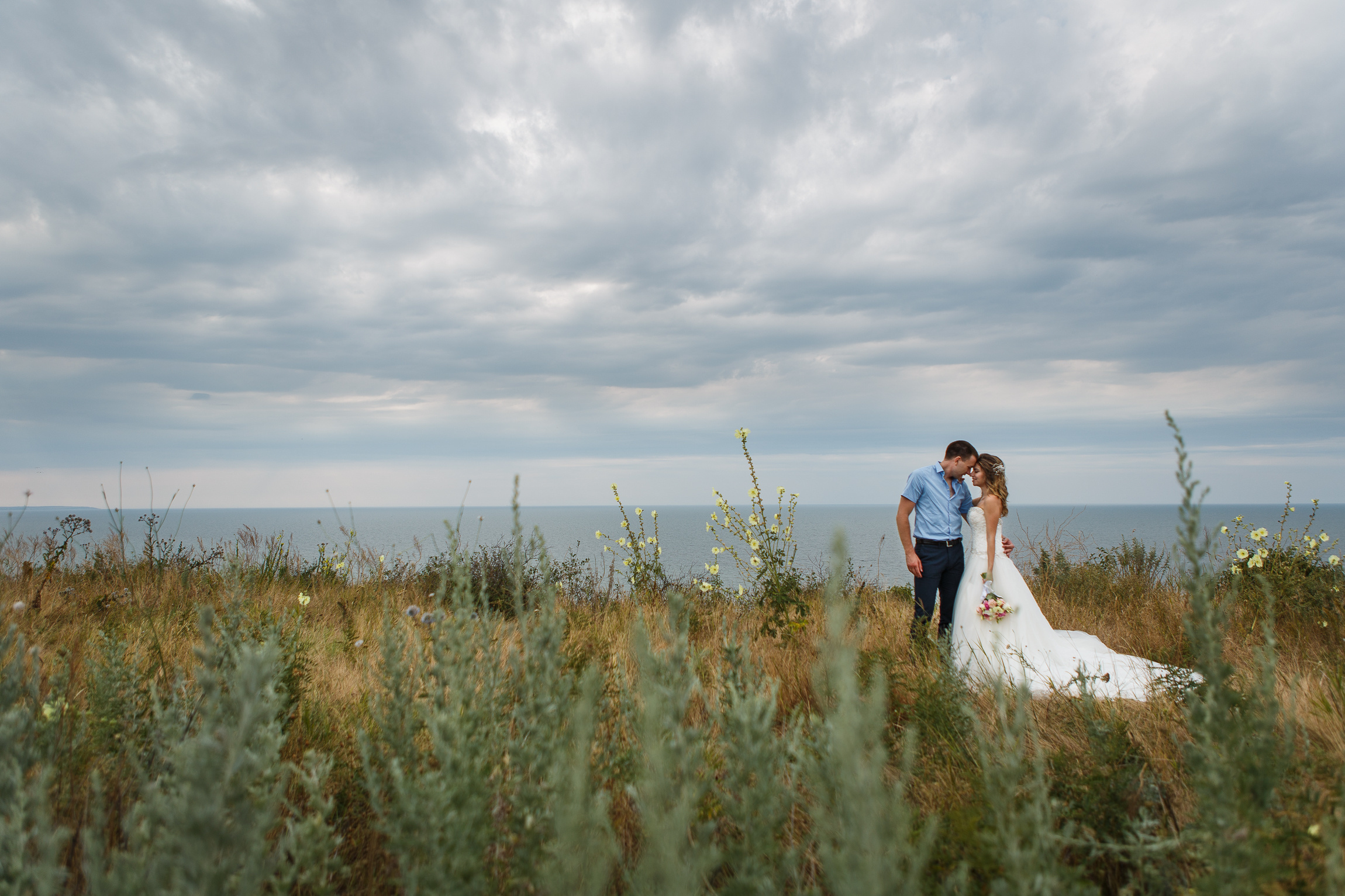 Renatphoto-Пример свадебных фотографий в базовой обработке. Профессиональная фотосъёмка интерьеров, предметная фотосессия еды для меню г. Анапа