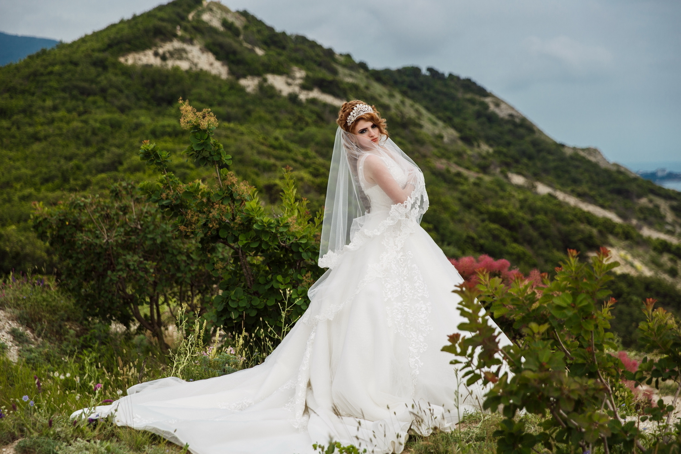 Renatphoto-Пример свадебных фотографий в базовой обработке. Профессиональная фотосъёмка интерьеров, предметная фотосессия еды для меню г. Анапа