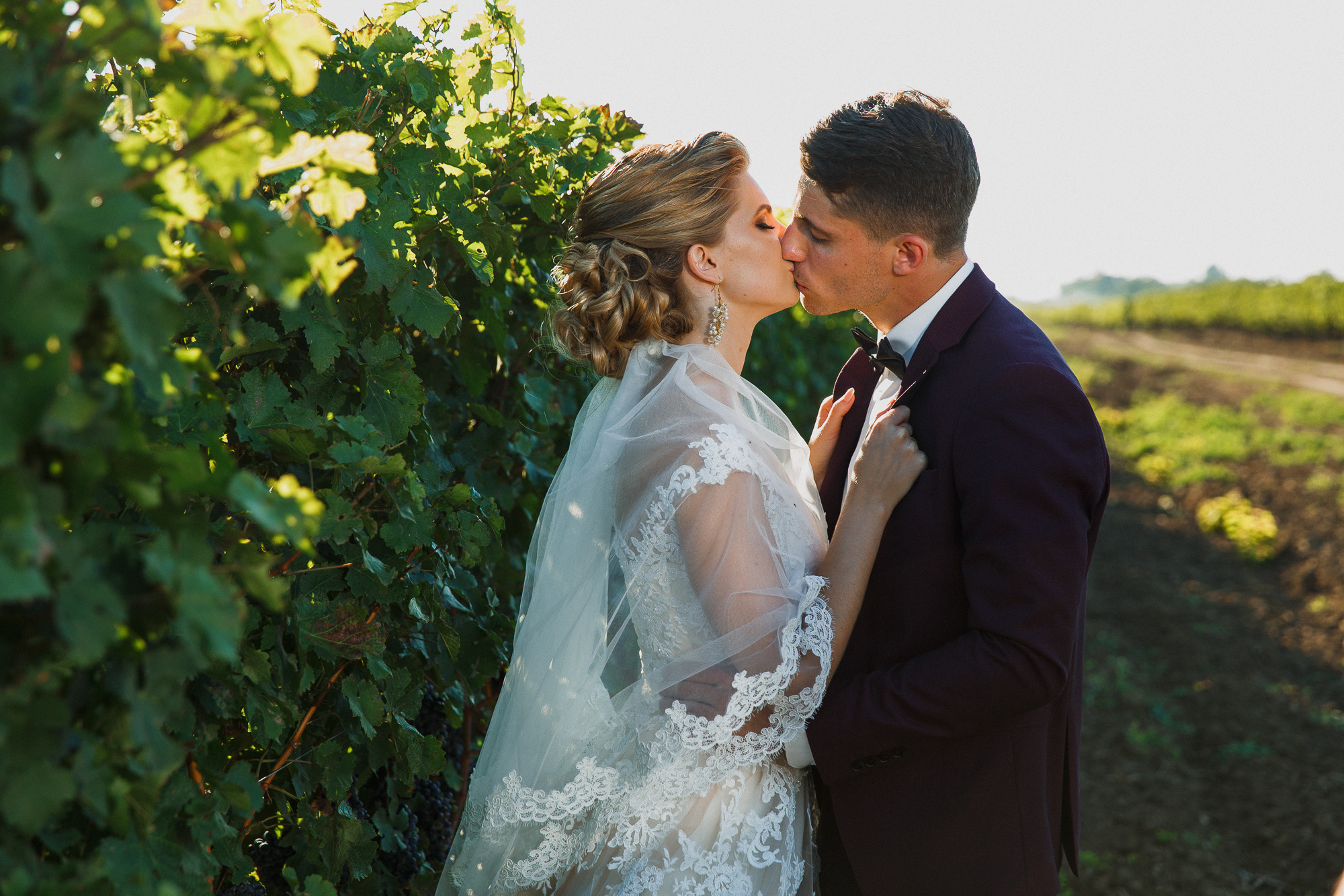 Renatphoto-Пример свадебных фотографий в базовой обработке. Профессиональная фотосъёмка интерьеров, предметная фотосессия еды для меню г. Анапа