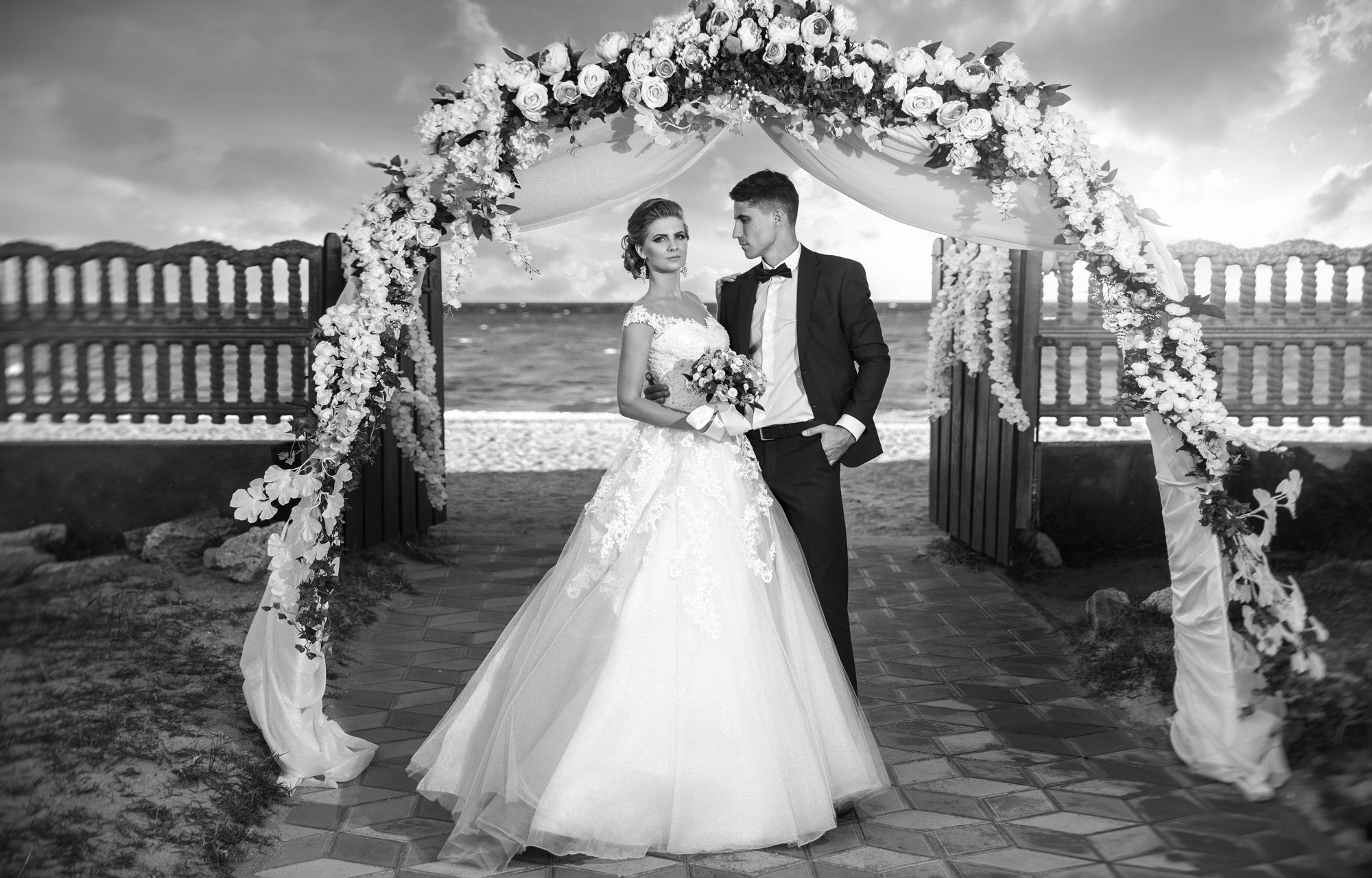 Renatphoto-Свадьба в Темрюке, загс и прогулка у моря. Фотосъёмка свадебного  банк. Профессиональная фотосъёмка интерьеров, предметная фотосессия еды для меню г. Анапа