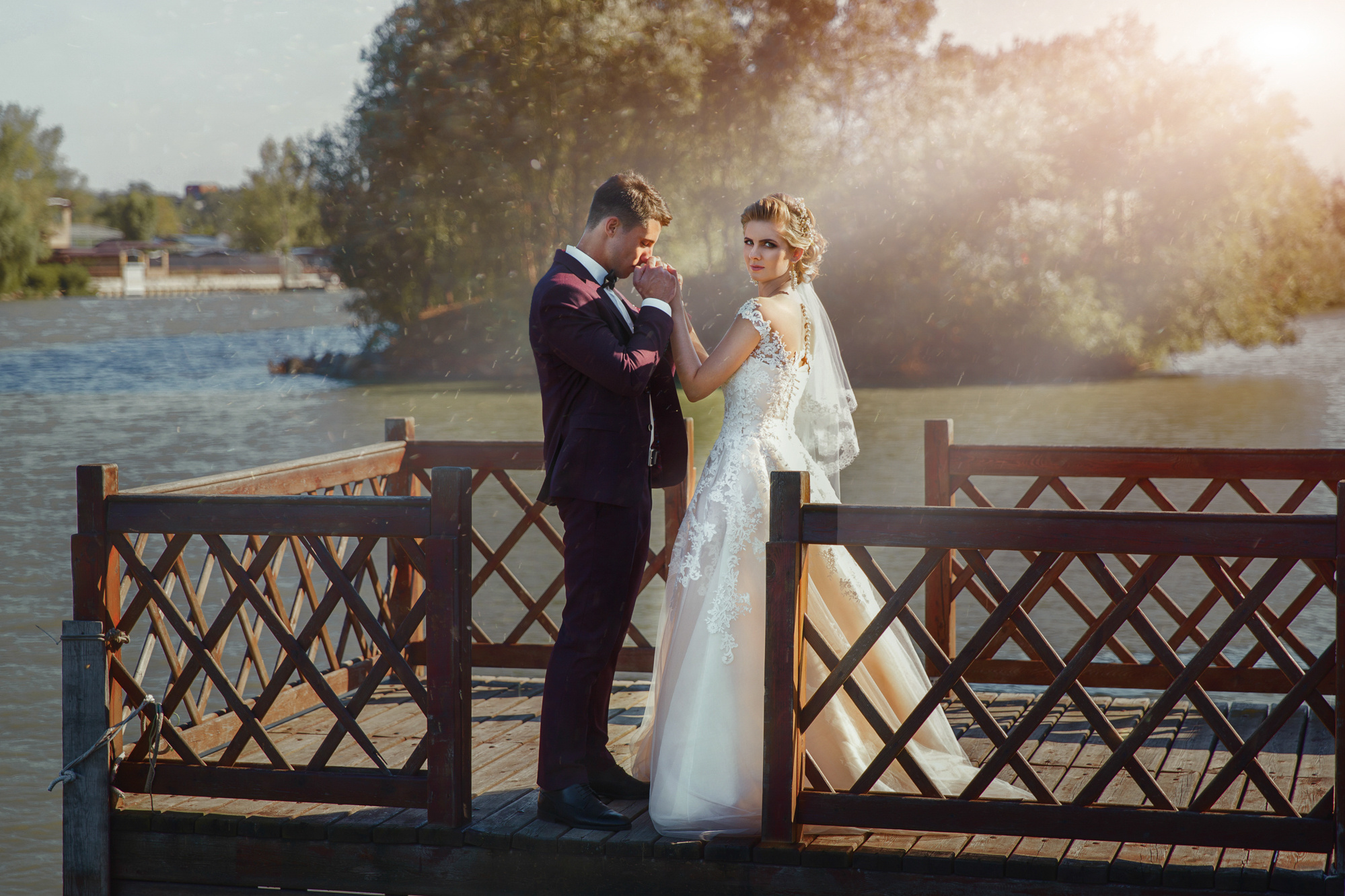 Renatphoto-Свадьба в Темрюке, загс и прогулка у моря. Фотосъёмка свадебного  банк. Профессиональная фотосъёмка интерьеров, предметная фотосессия еды для меню г. Анапа