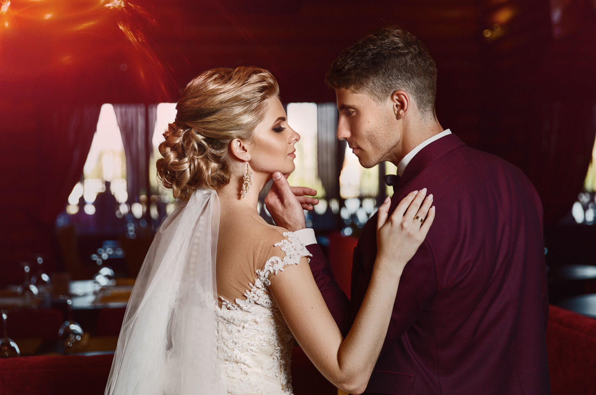 Renatphoto-Свадьба в Темрюке, загс и прогулка у моря. Фотосъёмка свадебного  банк. Профессиональная фотосъёмка интерьеров, предметная фотосессия еды для меню г. Анапа