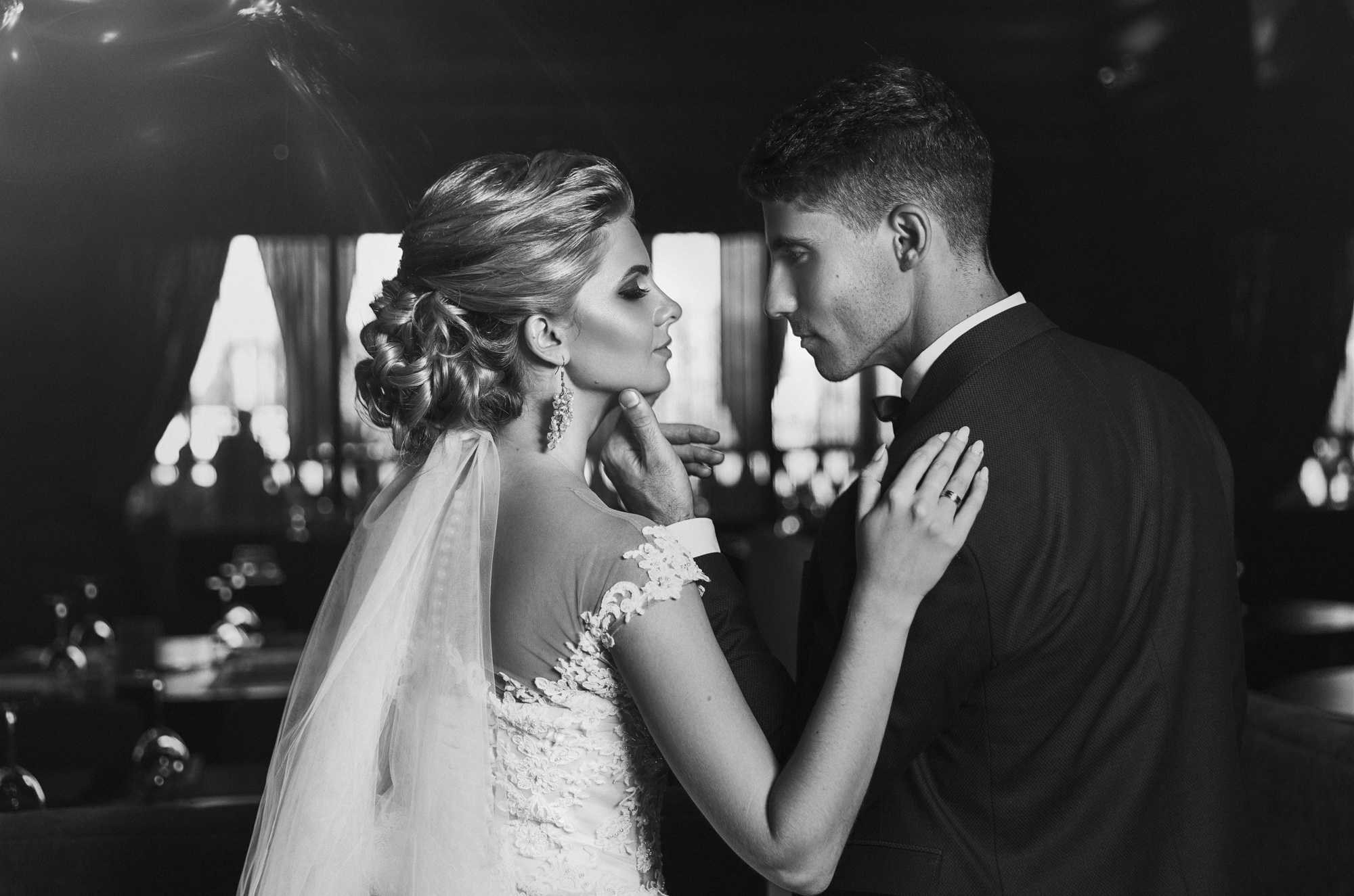 Renatphoto-Свадьба в Темрюке, загс и прогулка у моря. Фотосъёмка свадебного  банк. Профессиональная фотосъёмка интерьеров, предметная фотосессия еды для меню г. Анапа