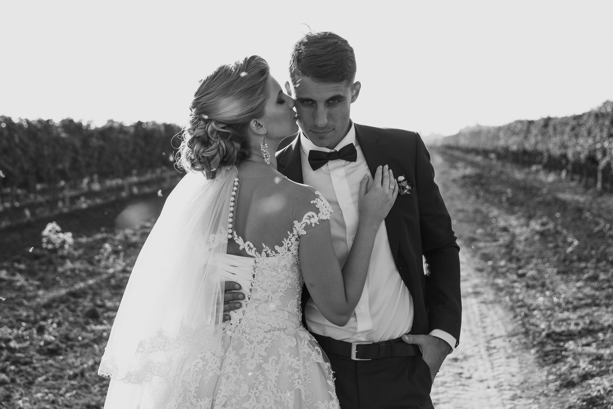 Renatphoto-Пример свадебных фотографий в базовой обработке. Профессиональная фотосъёмка интерьеров, предметная фотосессия еды для меню г. Анапа