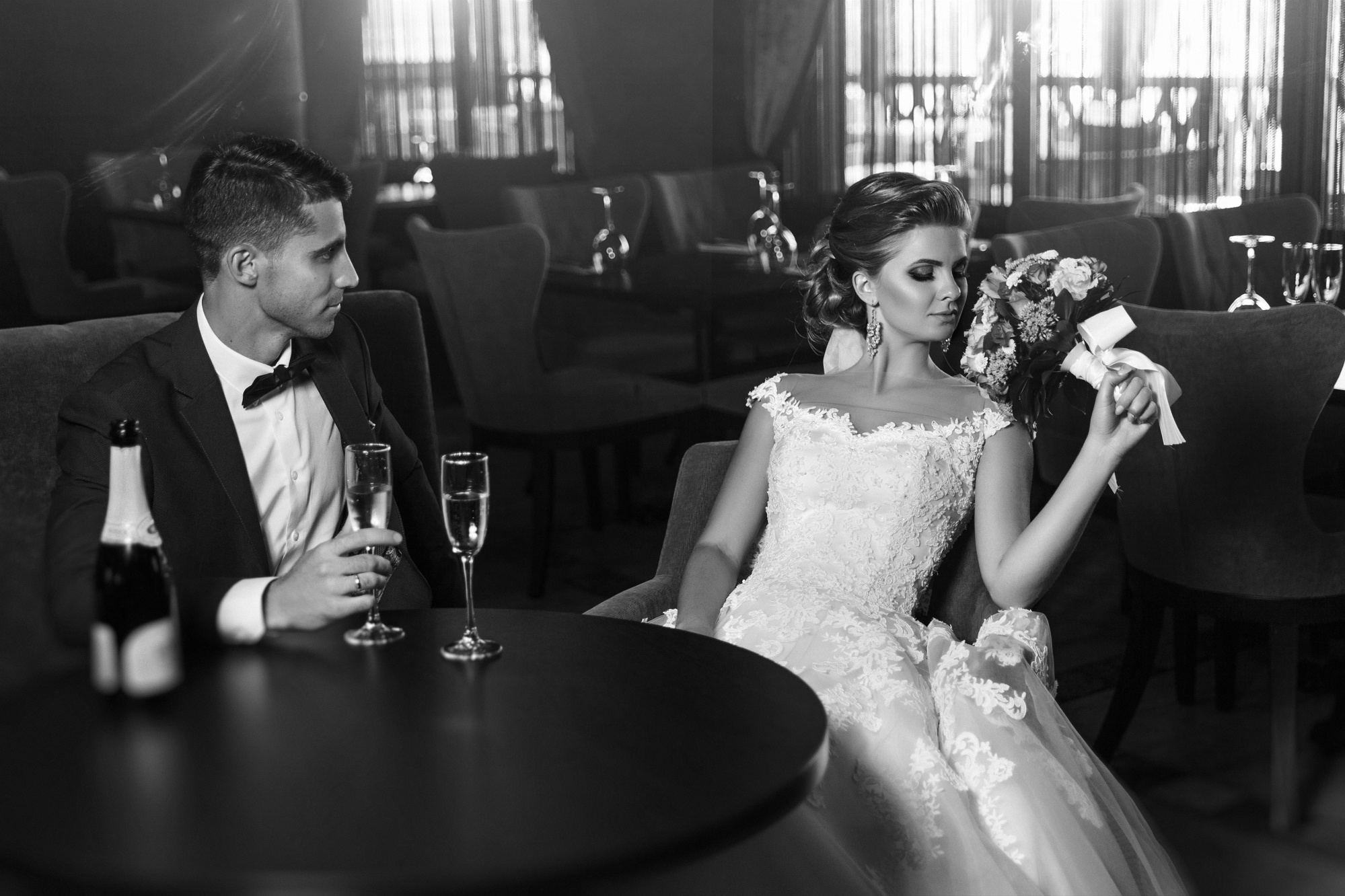 Renatphoto-Свадьба в Темрюке, загс и прогулка у моря. Фотосъёмка свадебного  банк. Профессиональная фотосъёмка интерьеров, предметная фотосессия еды для меню г. Анапа