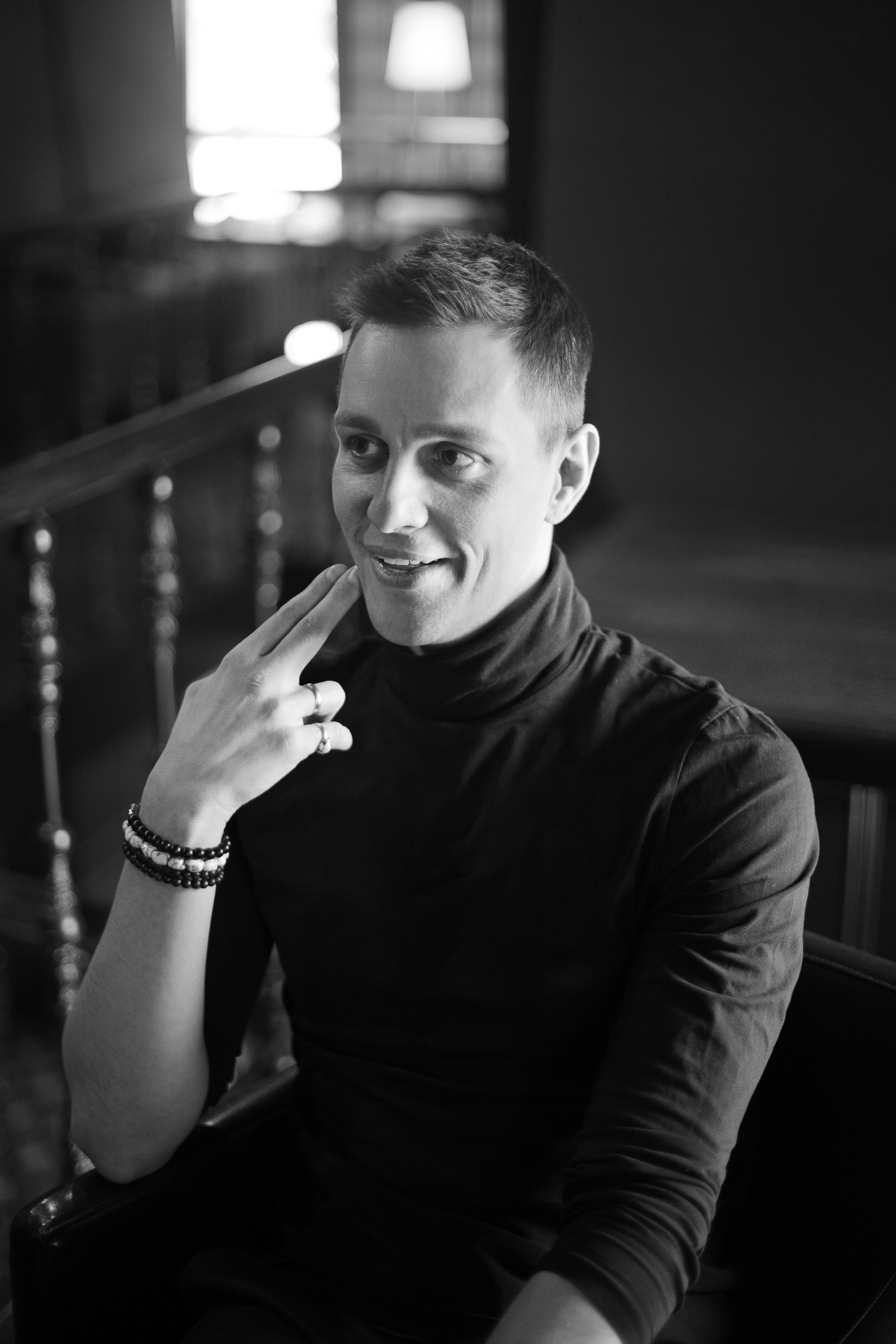 Илья Ларионов. иллюзионист. Психолог с фотоаппаратом Зимина Оксана