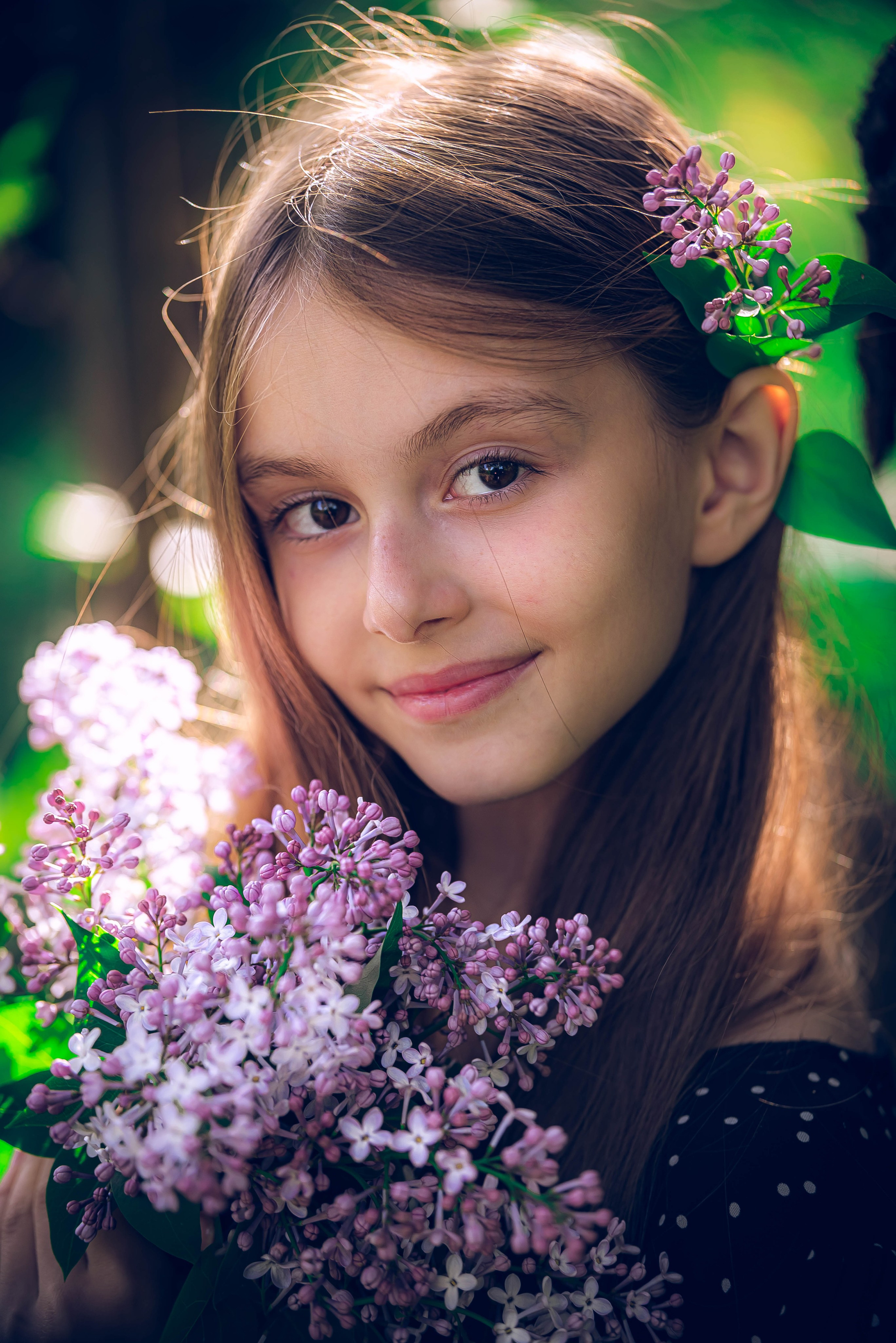 Анютка в сиреньке. Арт-фотограф Евгений Матвиенко