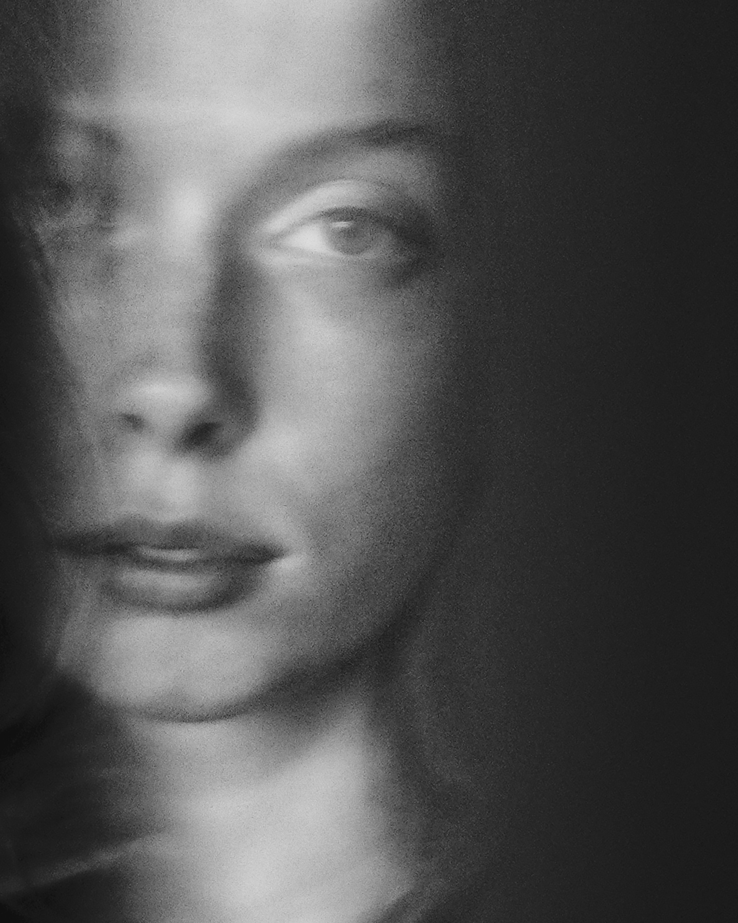 Портретная фотография черно-белая