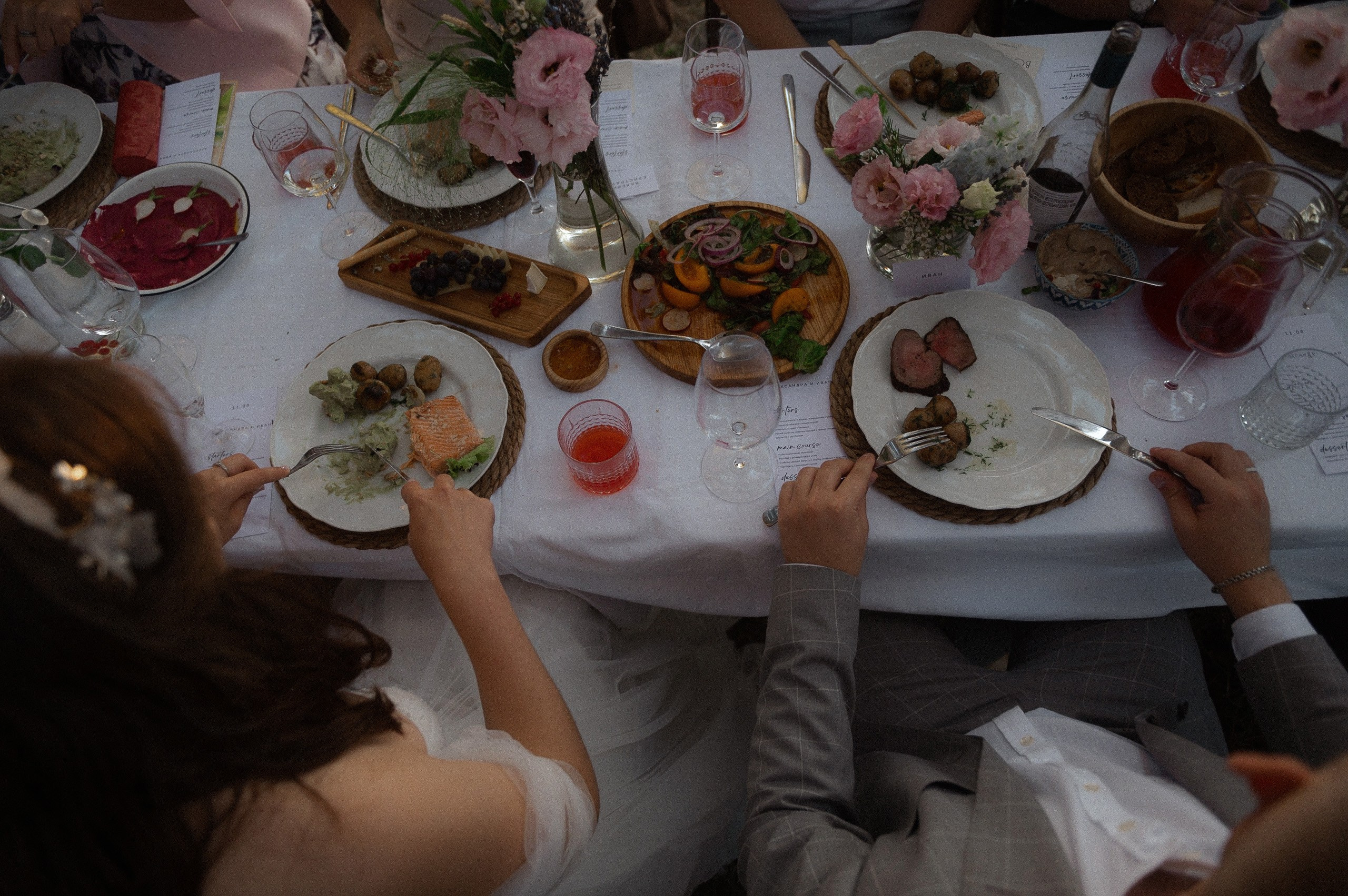 Камерный свадебный ужин в березовой роще. Афина Ефимова. Свадебный фотограф Москва