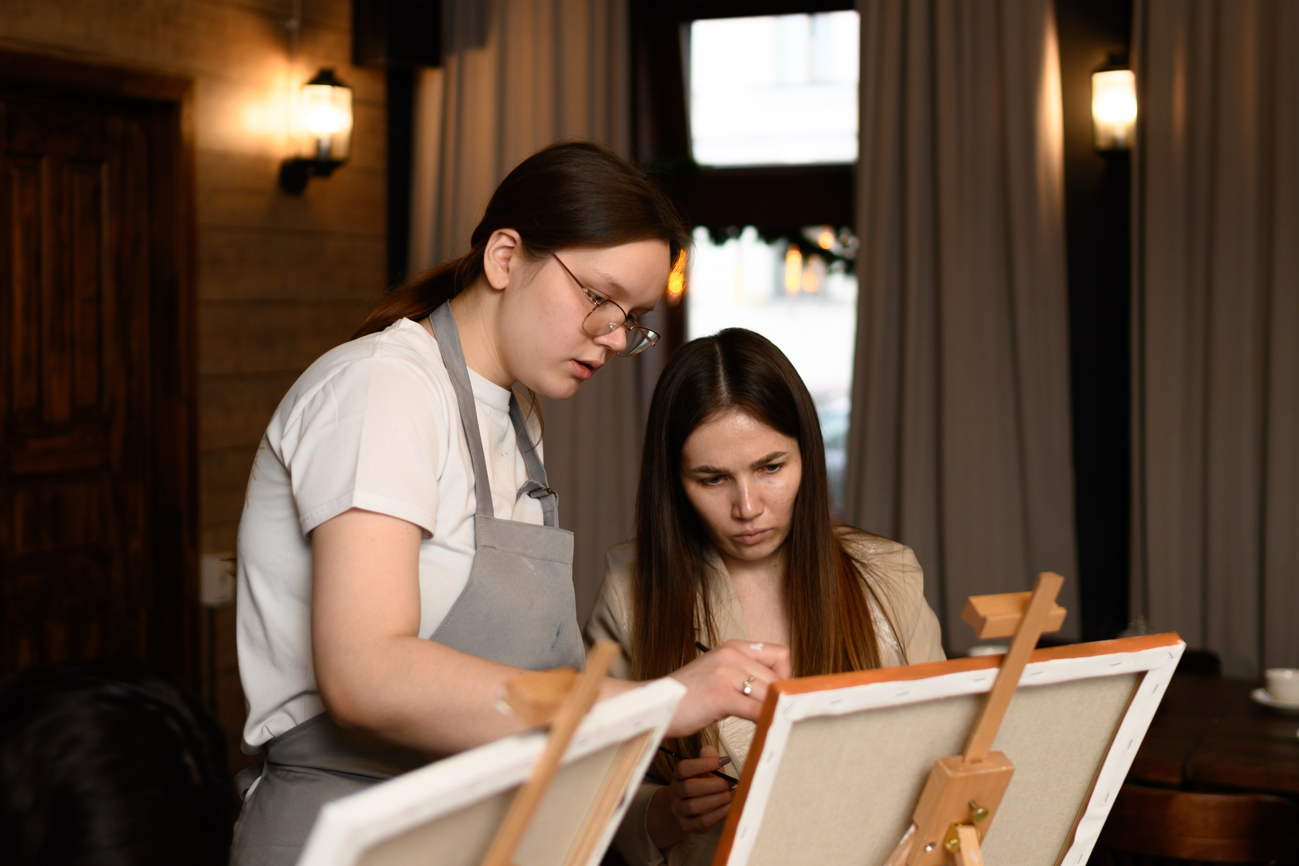 Репортаж с художественного мастер-класса в ресторане Казани