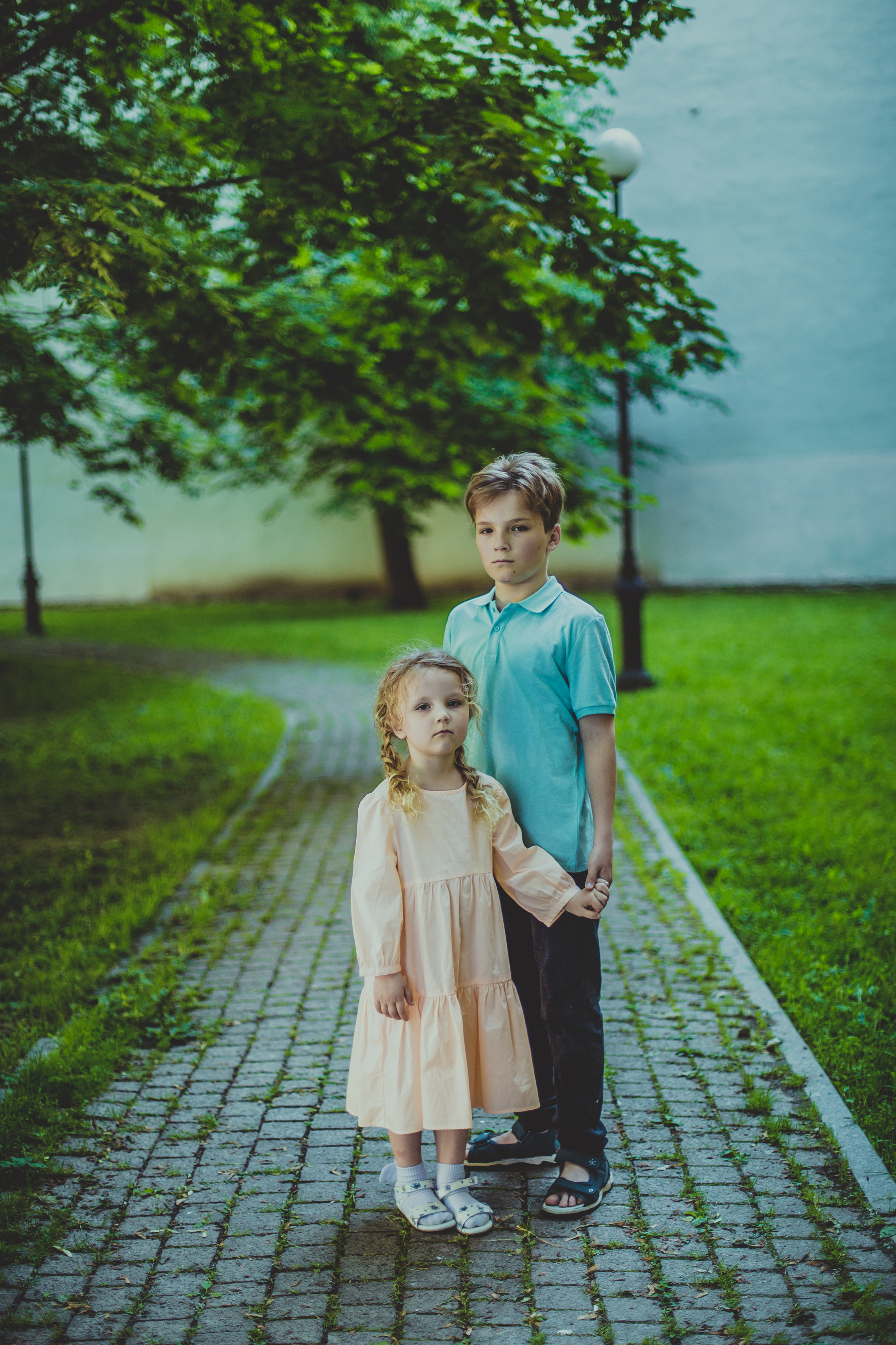 Фотосессия мальчика с маленькой сестрой. Детский, свадебный и семейный фотограф Юлия Курбатова, Санкт-Петербург
