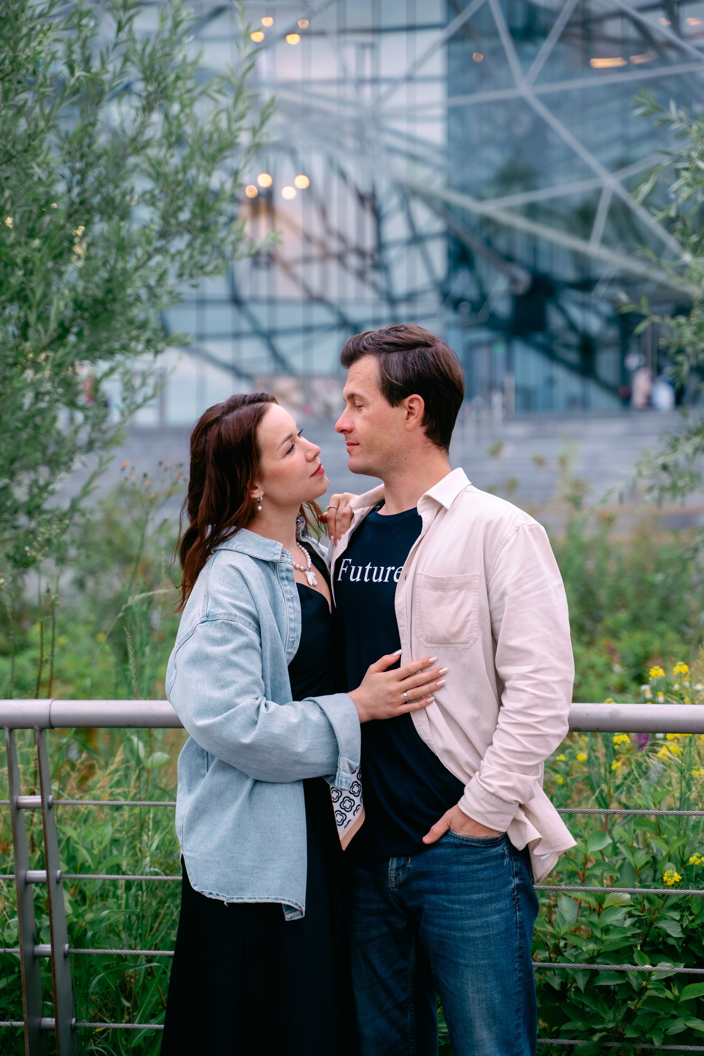 У театра Камала. Фотограф в Казани Алсу Багабиева