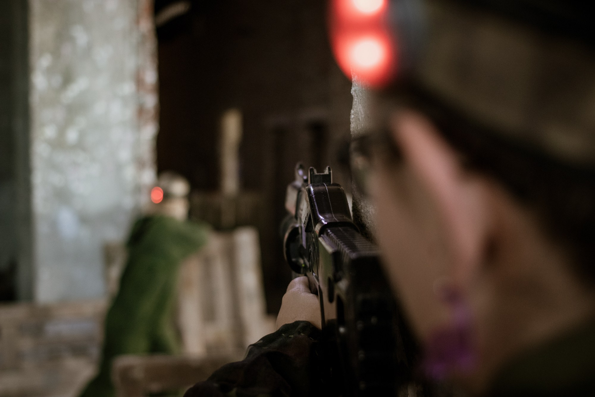 Лазертаг на заводе ЗИП. Репортажный, промышленный и маркетплейс-фотограф Дмитрий Чернат