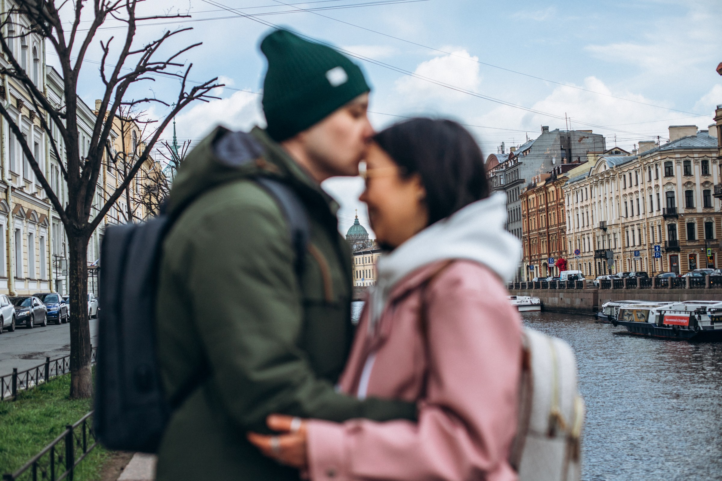 Максим и Катерина в мае. Фотопрогулка в Петербурге. Индивидуальный и семейный фотограф в Санкт-Петербурге