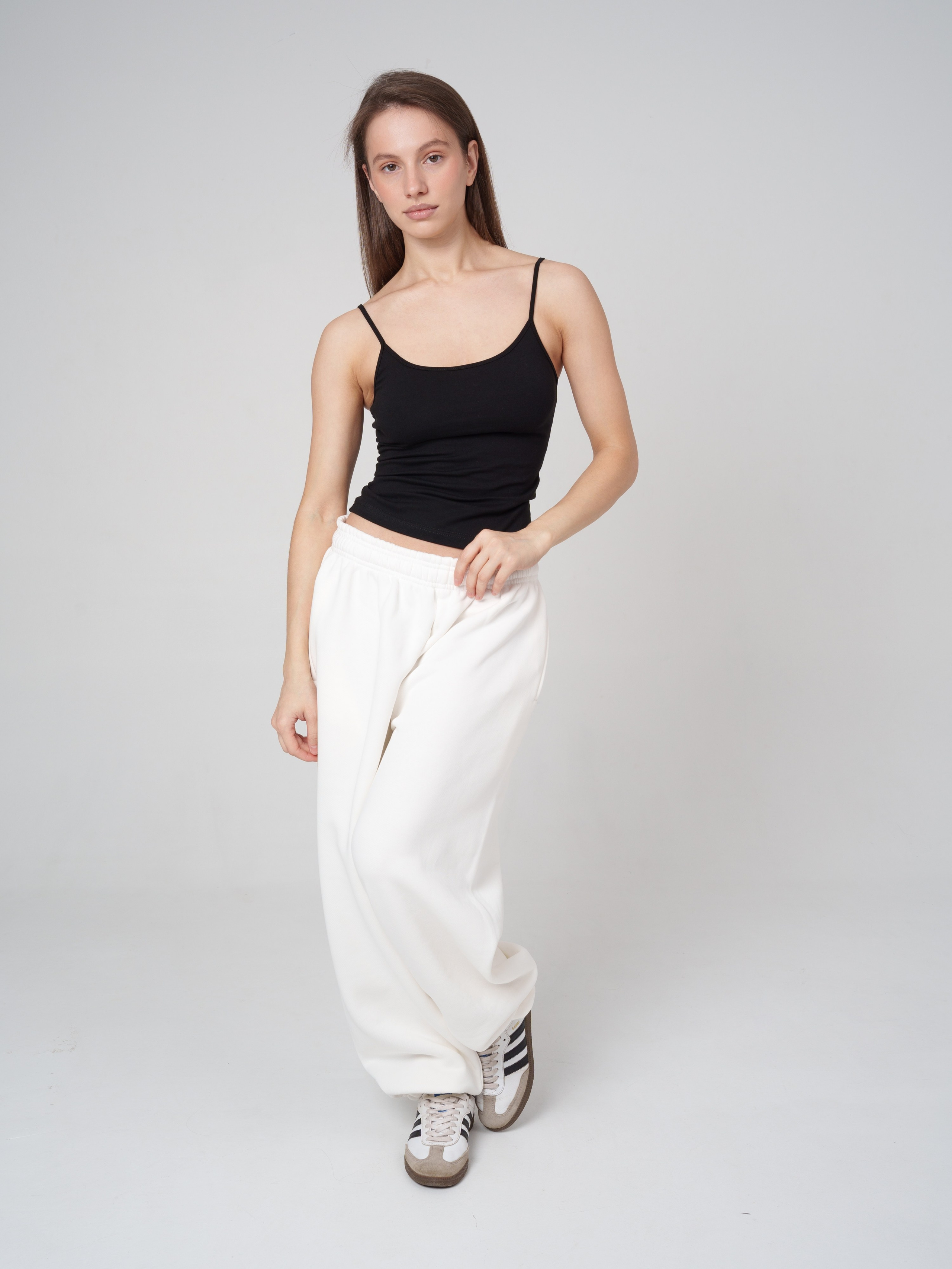 Топы на сером фоне. Иван Упоров — фотограф, рилсмейкер чебоксары