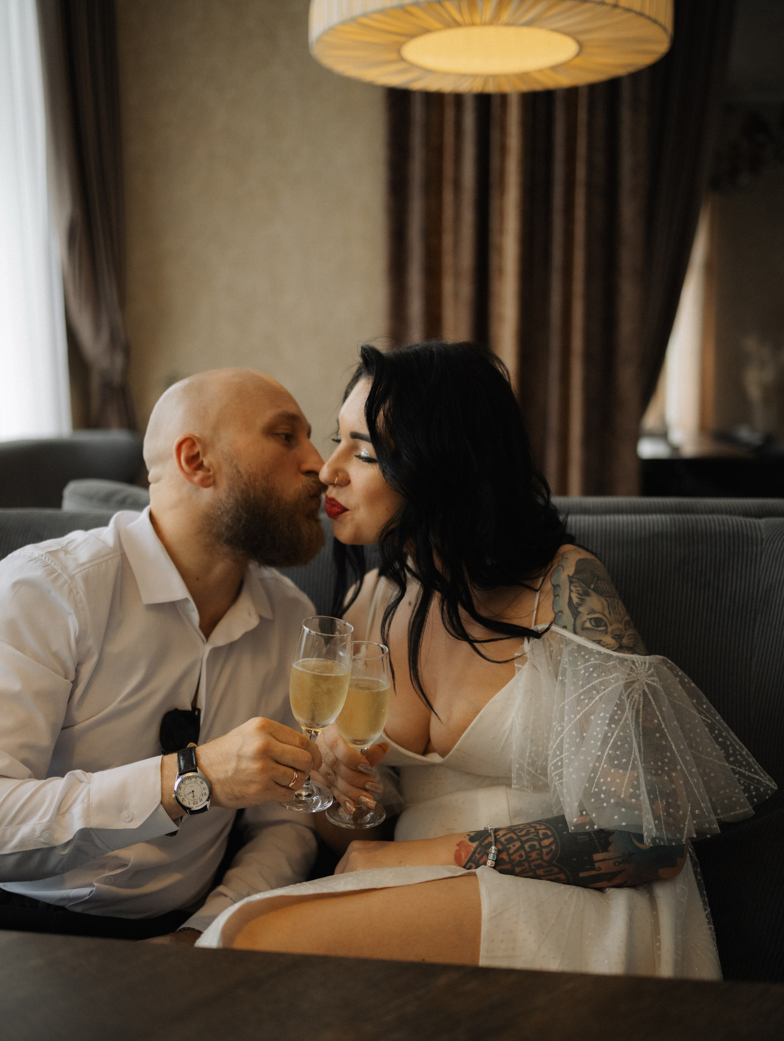 Свадебная прогулка летом у реки. Фотограф Углич и Ярославль Ольга Тятюшкина