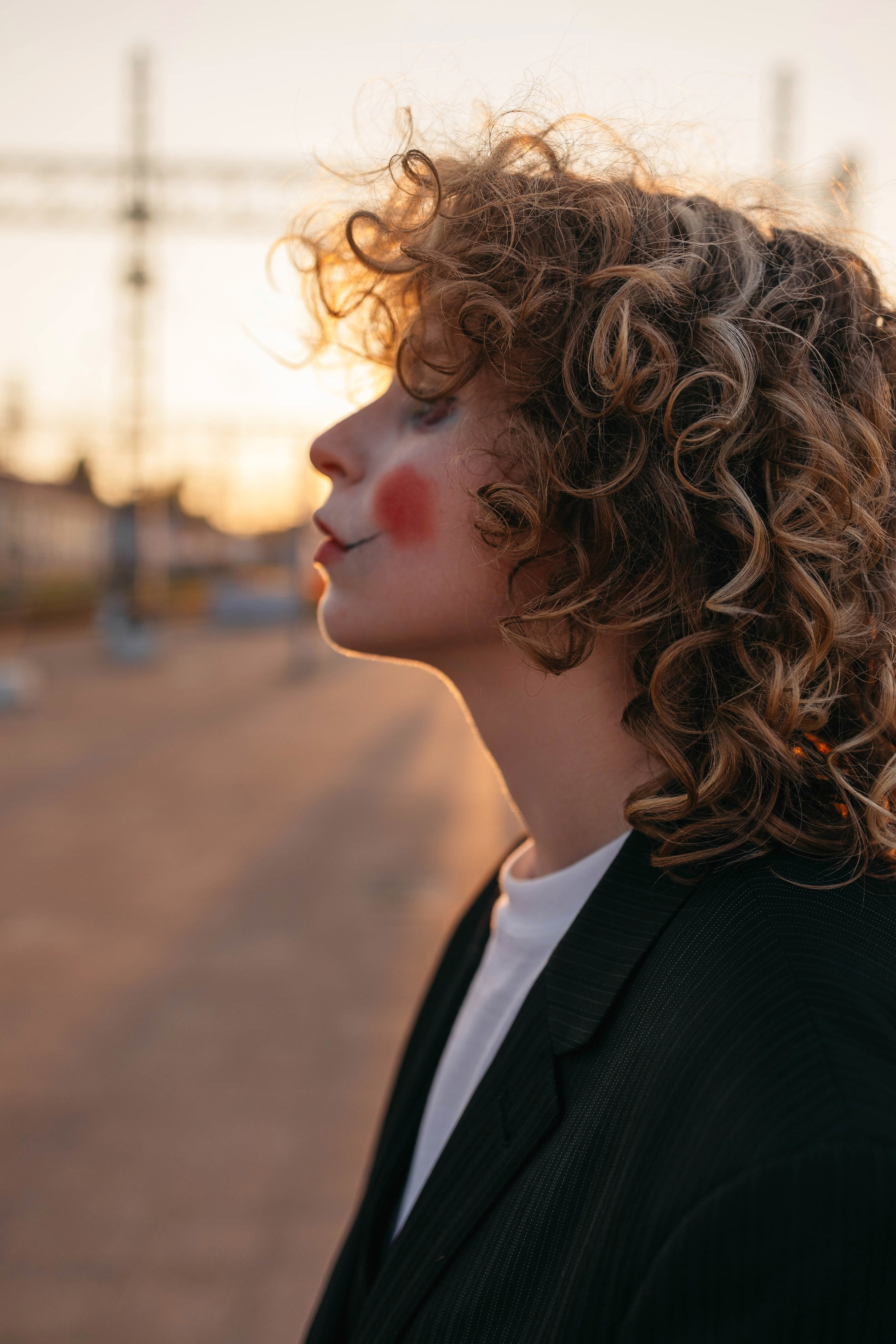 Закат на ЖД вокзале. Лиза. Фотограф в Твери Лагодная Яна