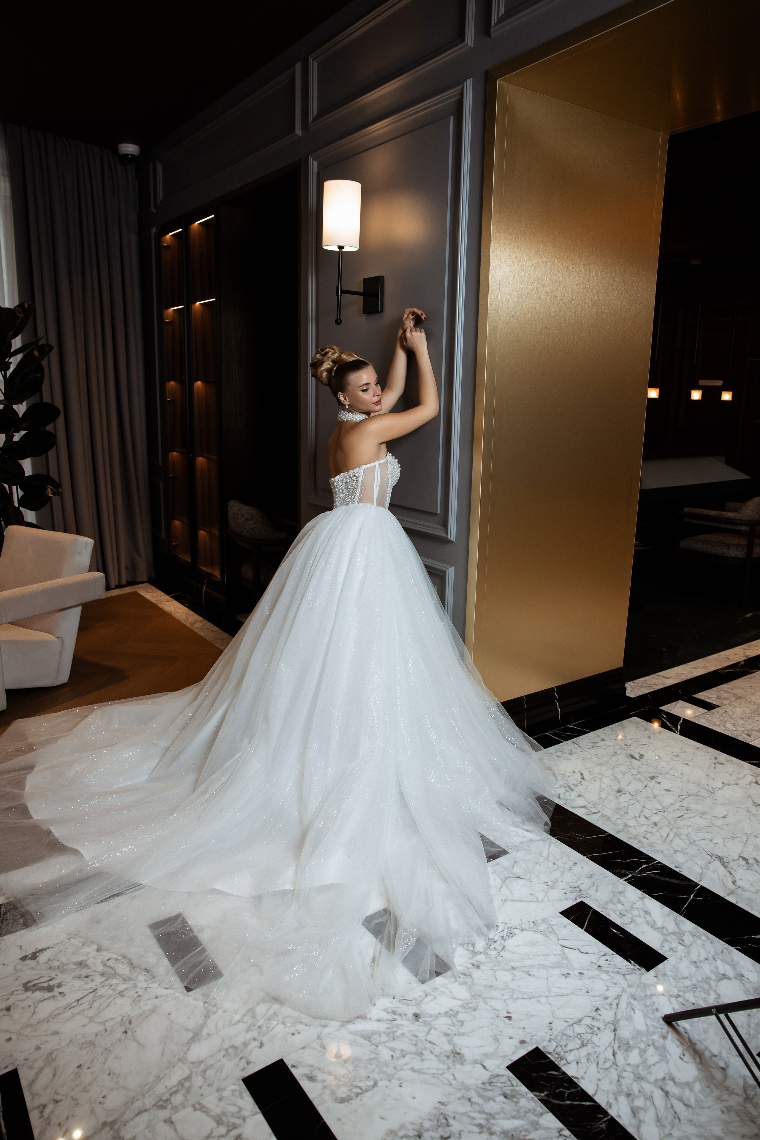 Локация отель Акрон платья салон Свадебный Мир модель Арина. Свадебный и семейный фотограф Татьяна Ласкина в Великом Новгороде