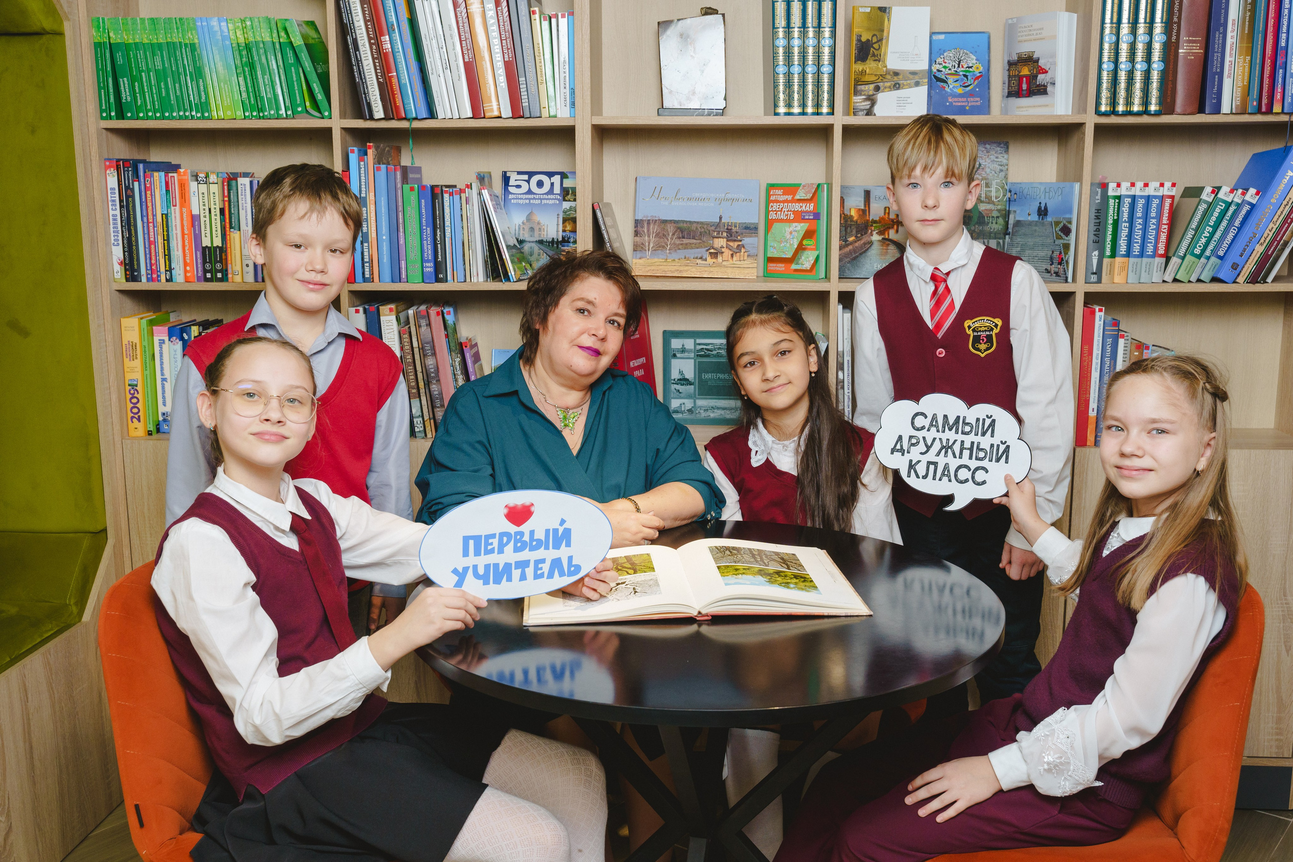 Фотокнига выпускника начальной школы индивидуальный выпускной альбом. Фотограф в детский сад в Екатеринбурге, выпускные альбомы Юлия Умерова