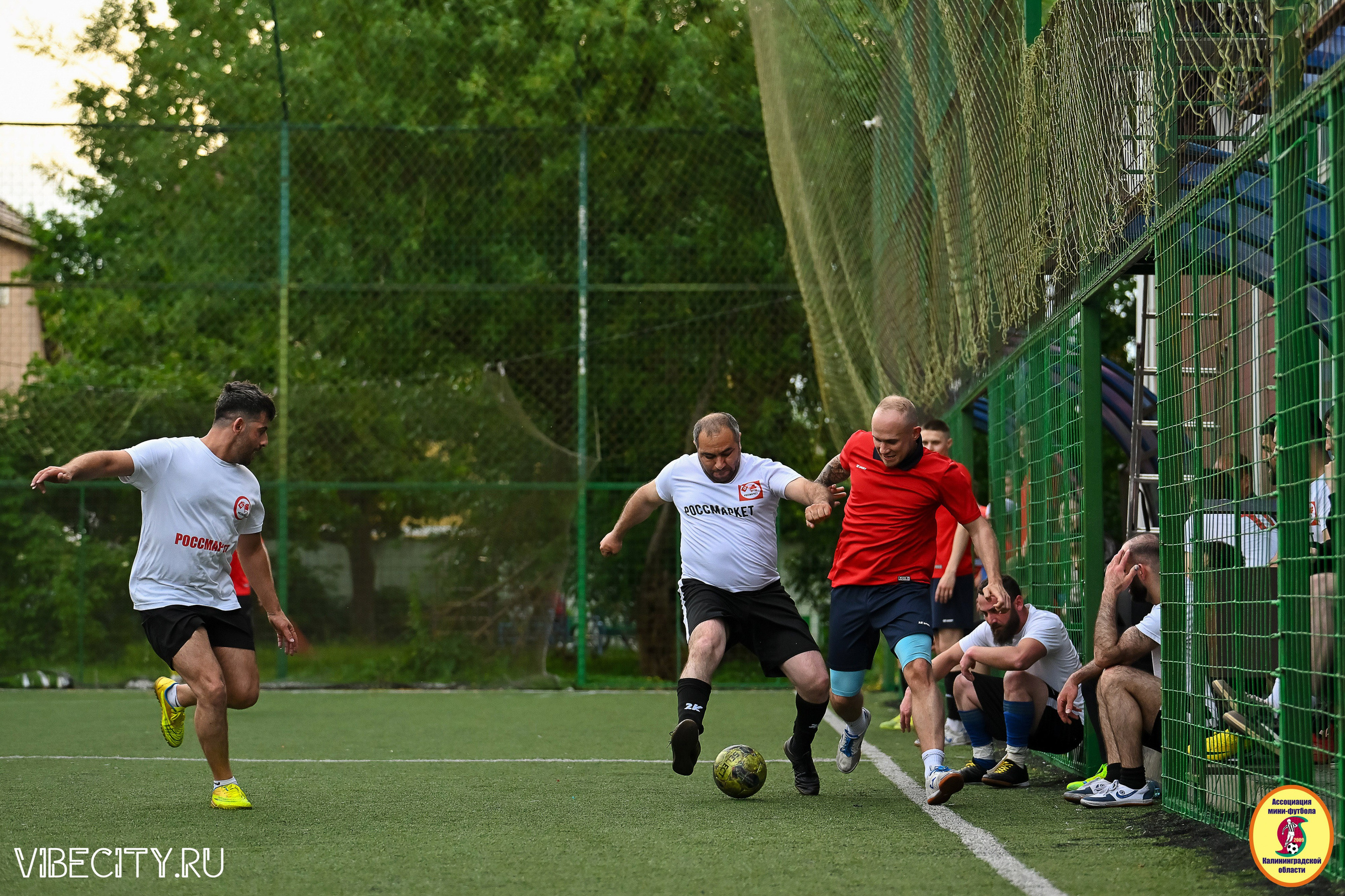 ИГРЫ МИНИ-ФУТБОЛЬНОЙ И КОРПОРАТИВНОЙ ЛИГИ. VIBECITY.RU Вайб Сити Ру Фоторепортажи Фотоотчеты Калининград