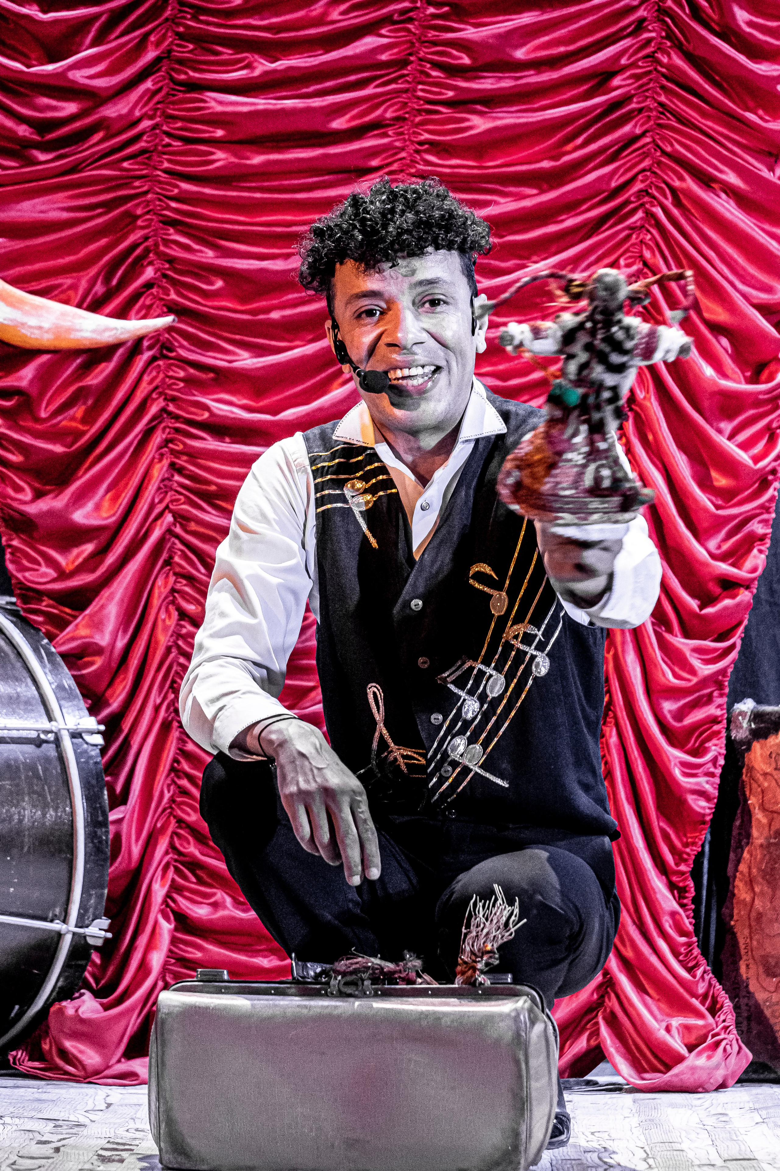 Цирк из Саквояжа спектакль театра САКВОЯЖ. Фотограф в Сочи Юрий Шептаев