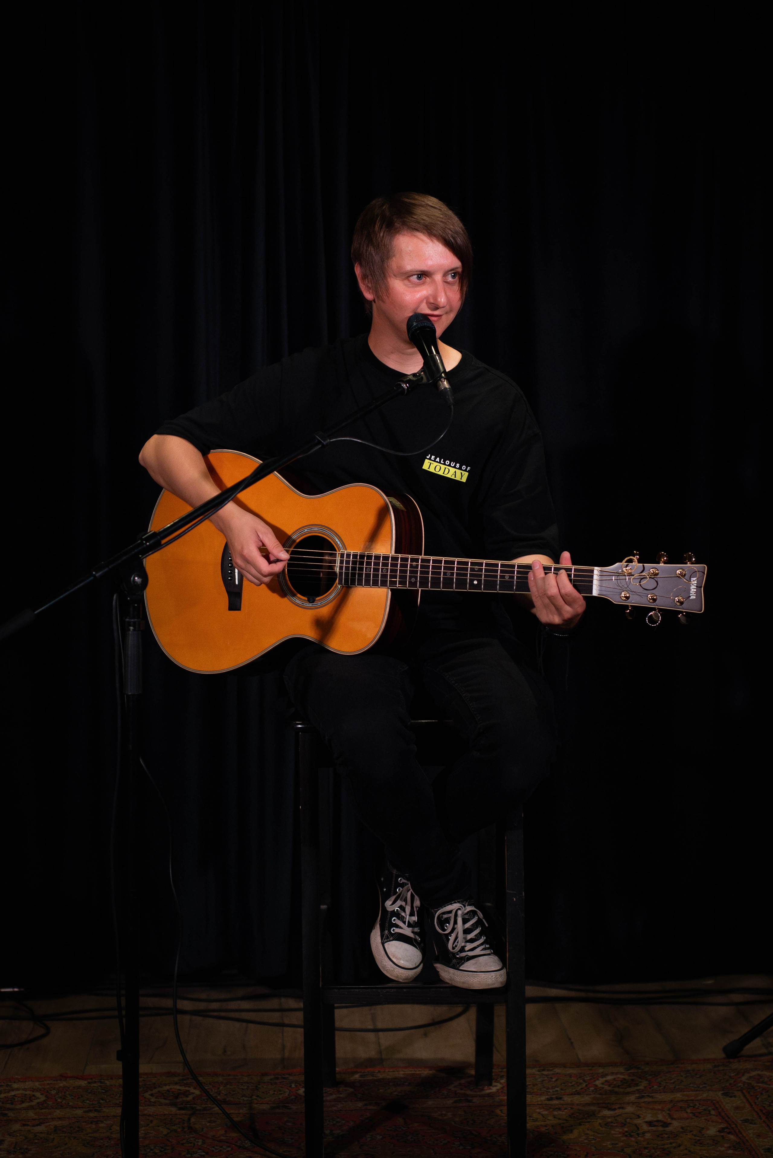 Лёва Сазонов (1 августа 2024 года, Москва, арт-кафе Пушкарёв). Фотограф Светлана Блинова, Москва и Московская область