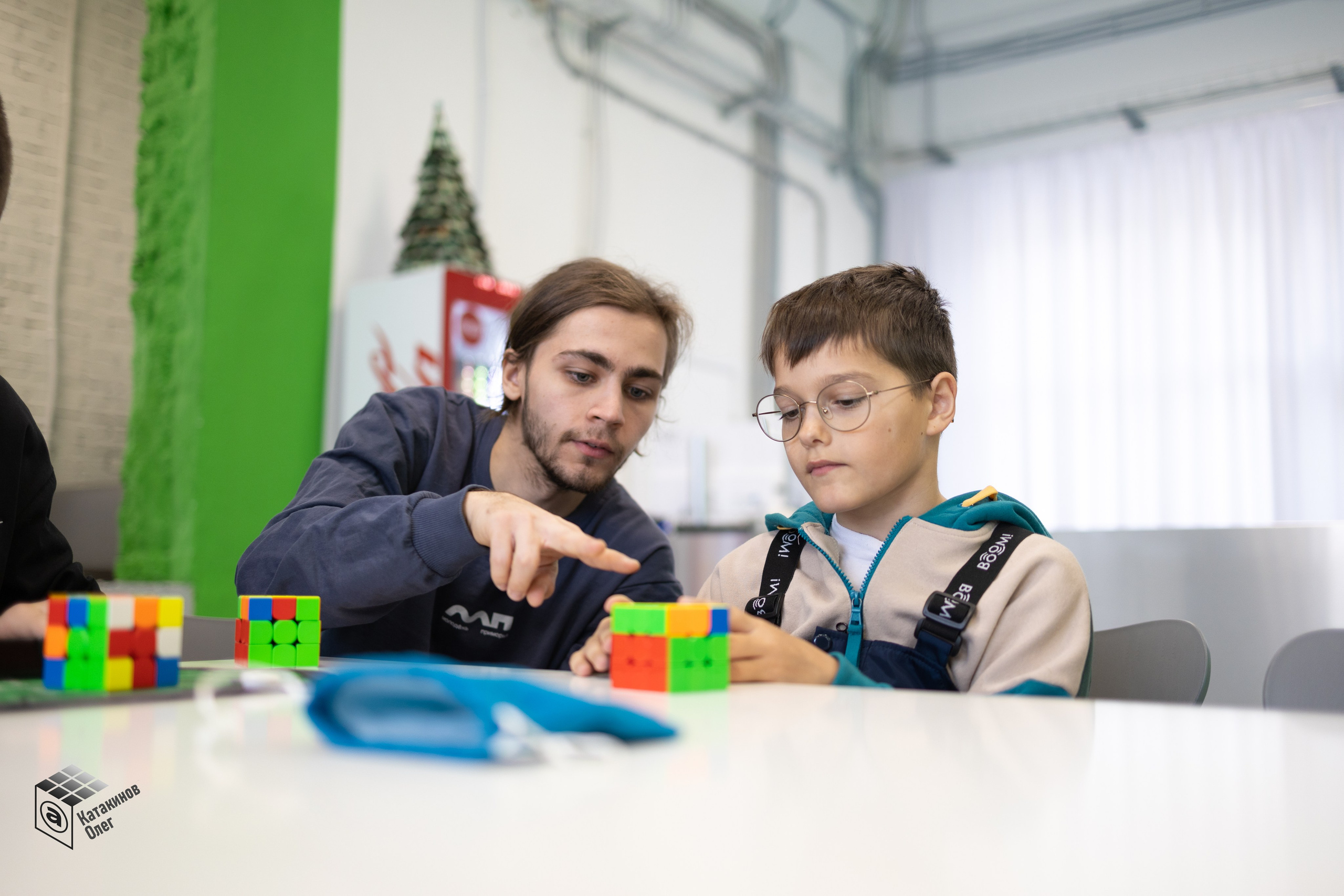 Мастер-классы по скоростной сборке кубика Рубика. Олег Катакинов| Репортажный фотограф в городе у моря (Владивосток)