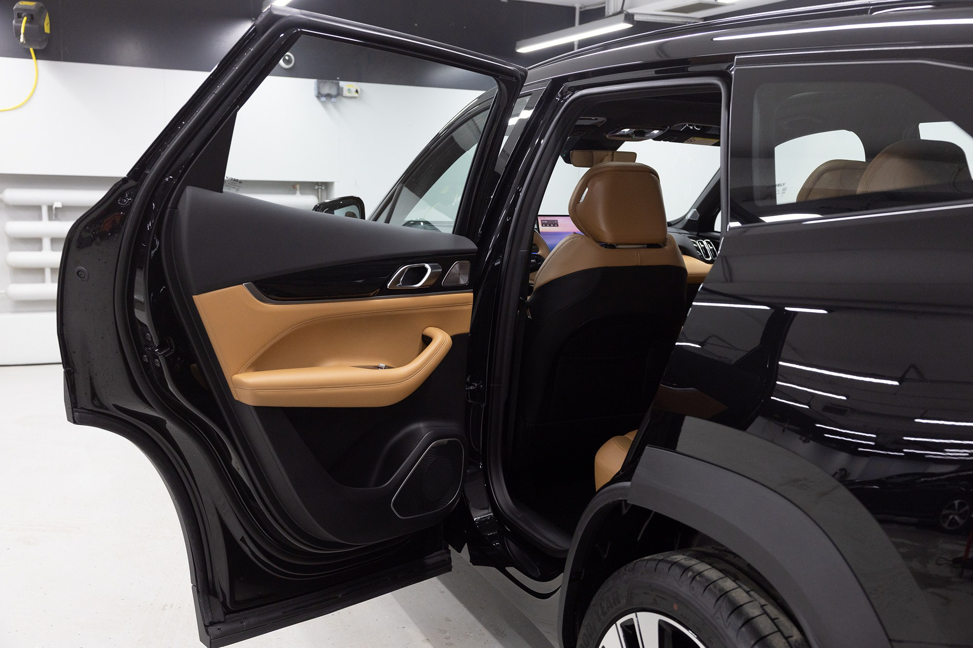 Geely Atlas 1.5T DCT (174 л. с.). Автосалон «Х-Авто»