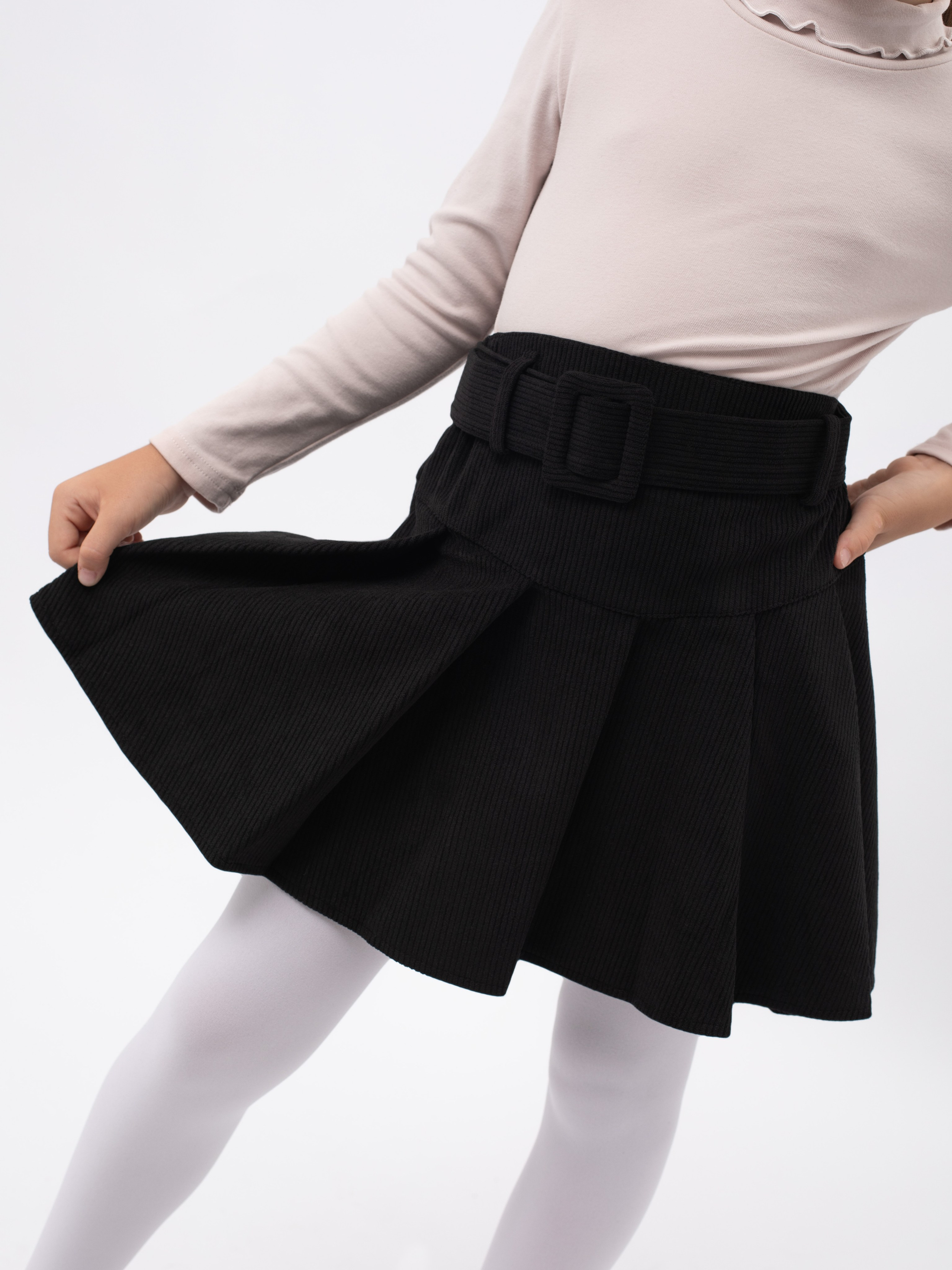 Школьная одежда. Фотостудия предметной и модельной съёмки для маркетплейсов