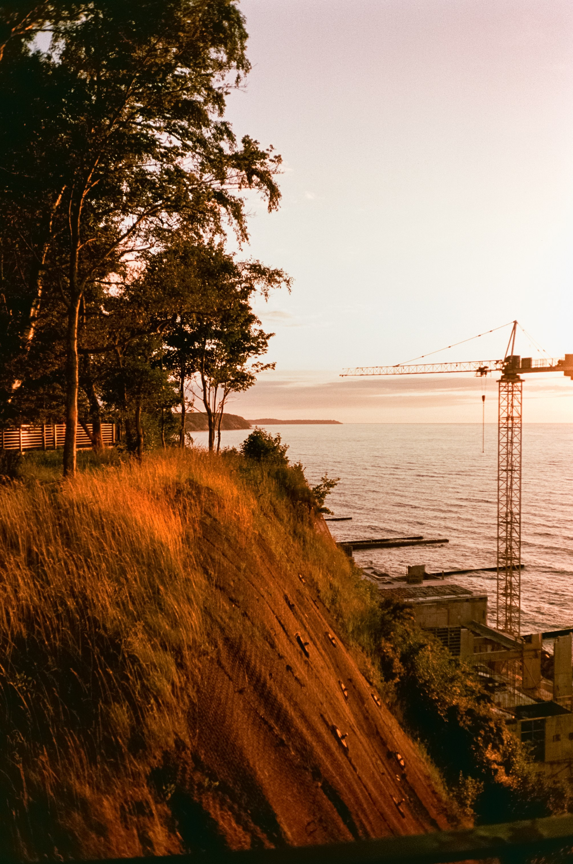 Закат в Калининграде на Aeronega 100 (Kodak Aerocolor IV) / Ricoh MF-1