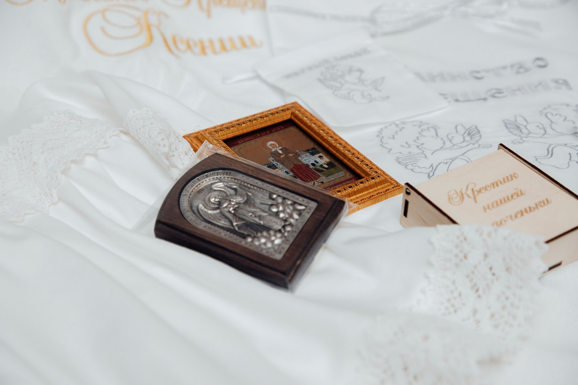 где крестить в ло спб, лучшие церкви для крещения, топ храмов спб, сколько стоит крещение, лучшие соборы для крестин крещения, какой храм выбрать, цена крещение спб, фотограф на крещение санкт петербург