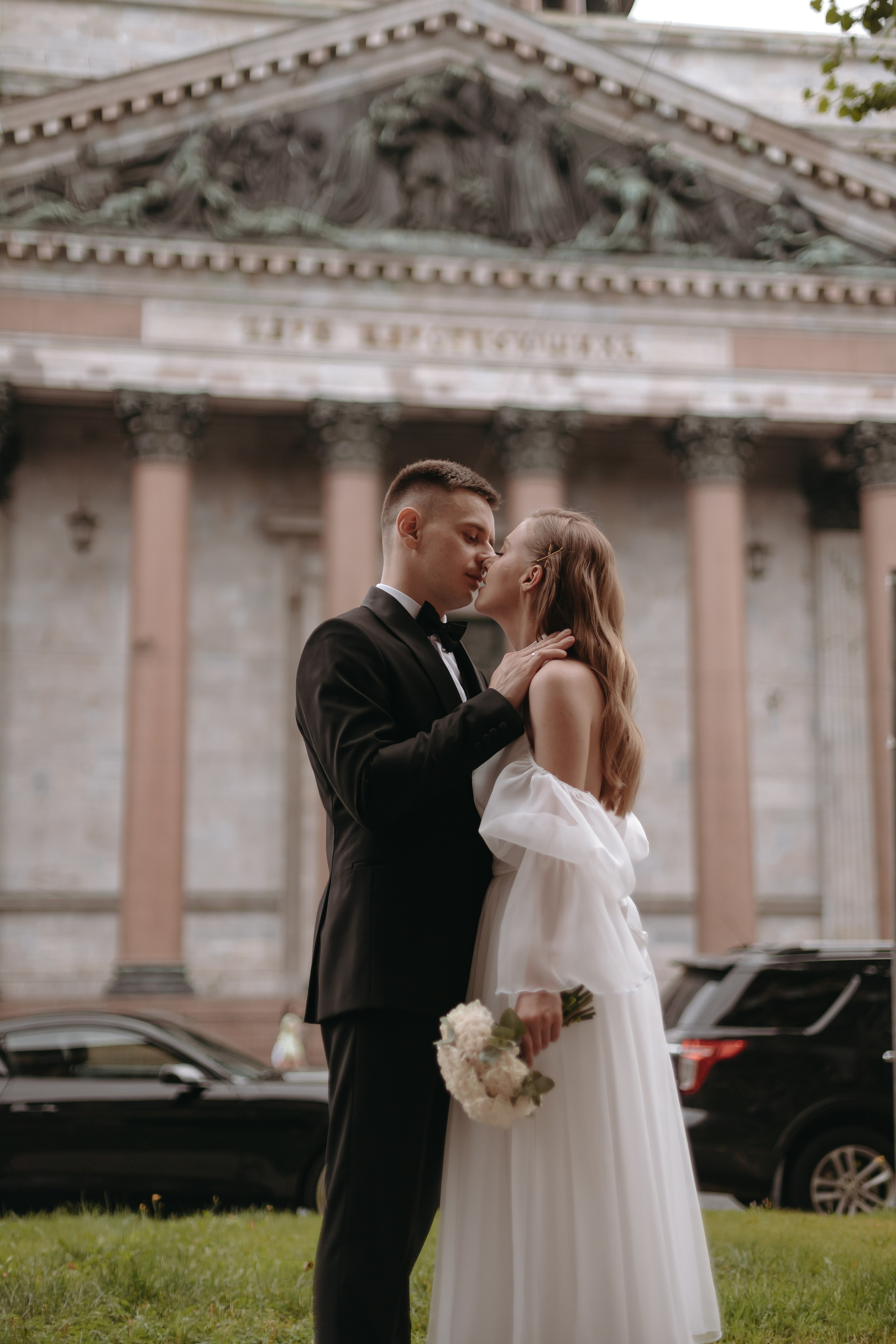 Дождь, жара и Эрмитаж. Свадебный и семейный фотограф Арина Кулёва