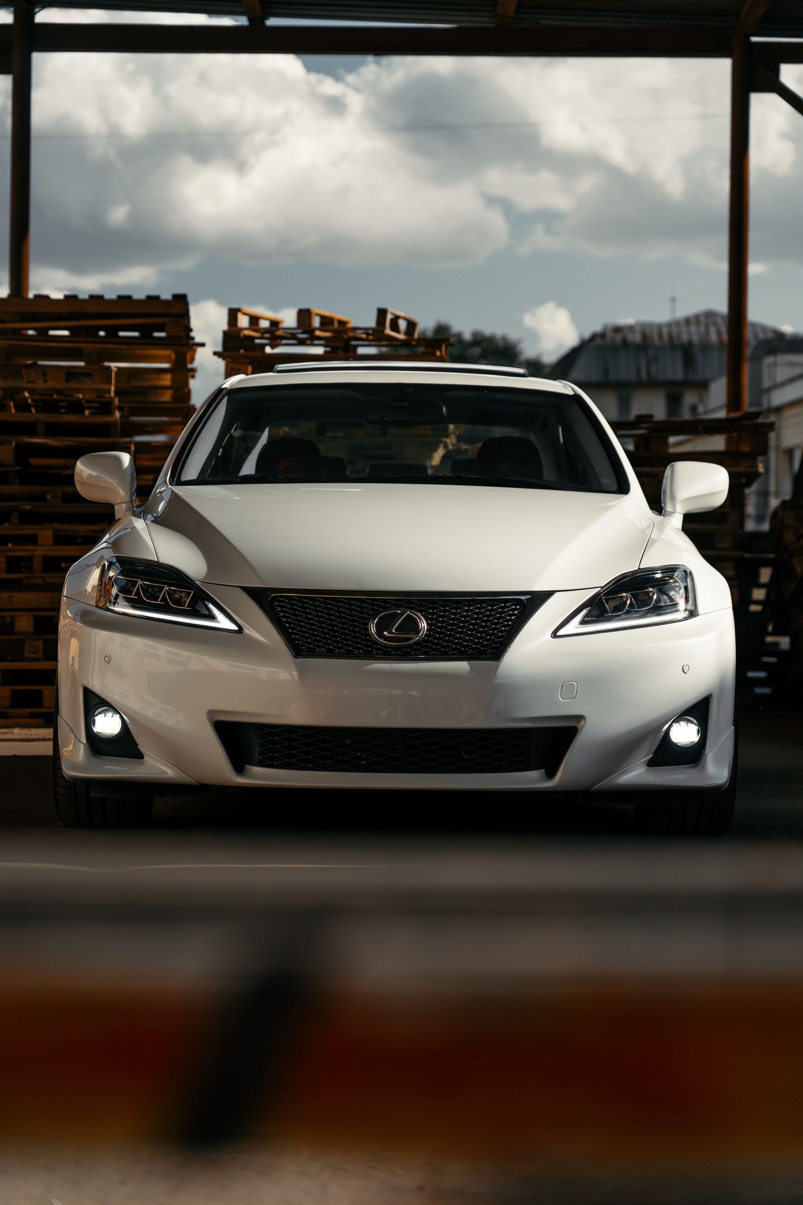 Lexus is250 sd_mov. DeLorein