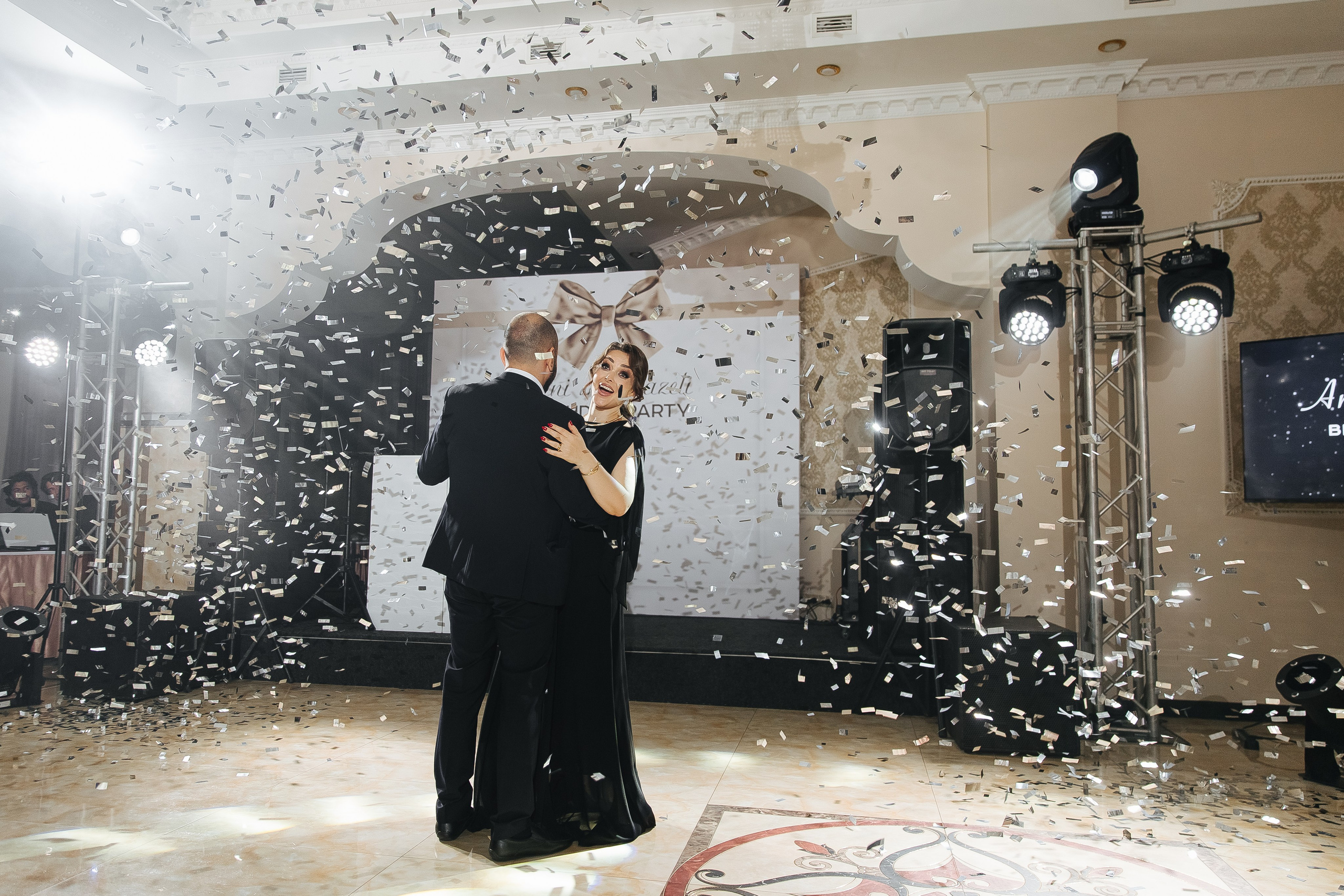 Ани и Назели. 35&5 День рождения, «Янтарь». Фотограф в Красноярске Надежда Воскресенская