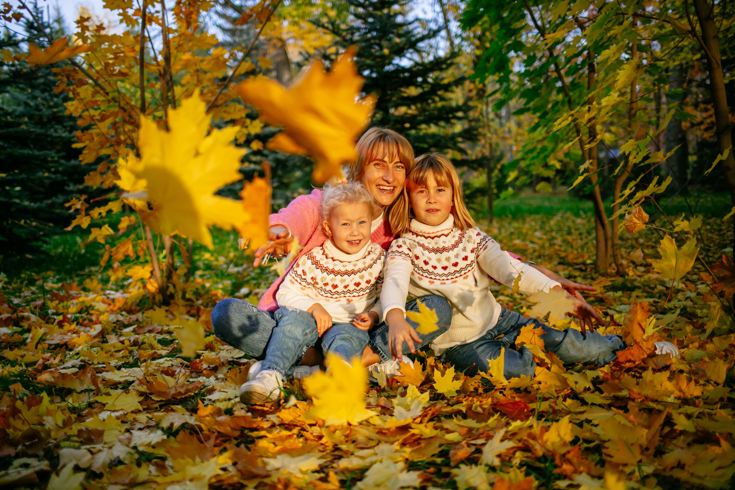 Юля, Анюта, Есения